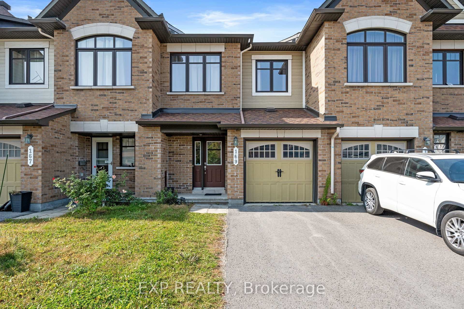 169 LERTA Way photo 2