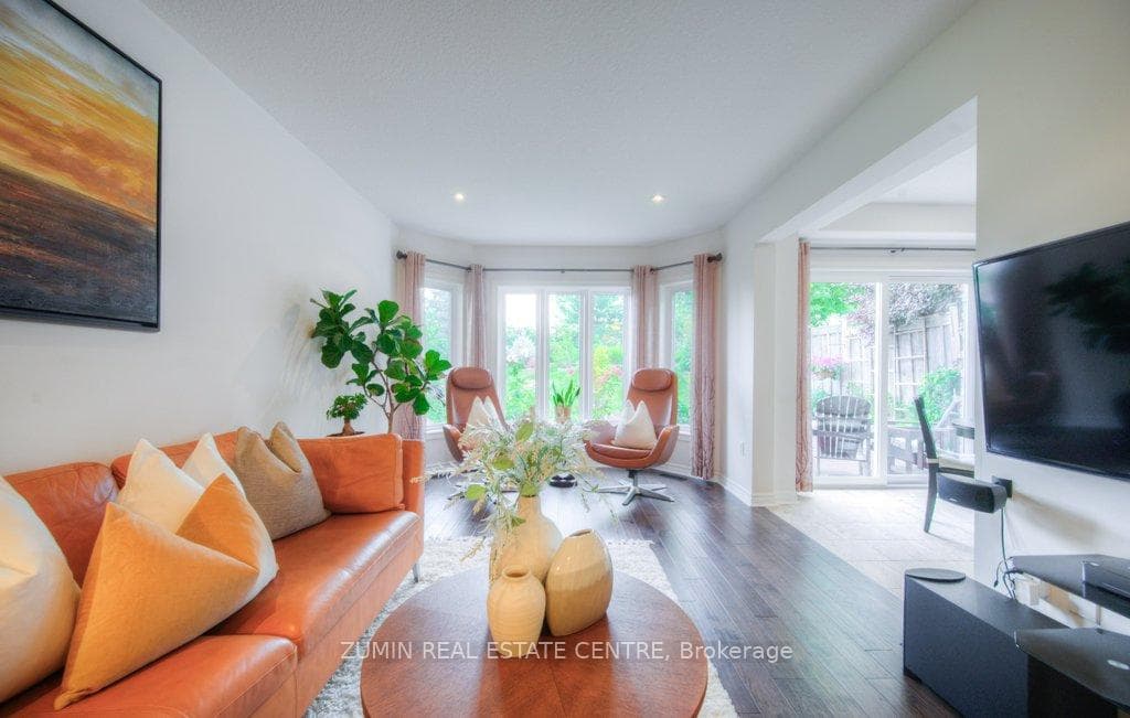 629 Isaiah Crescent photo 6