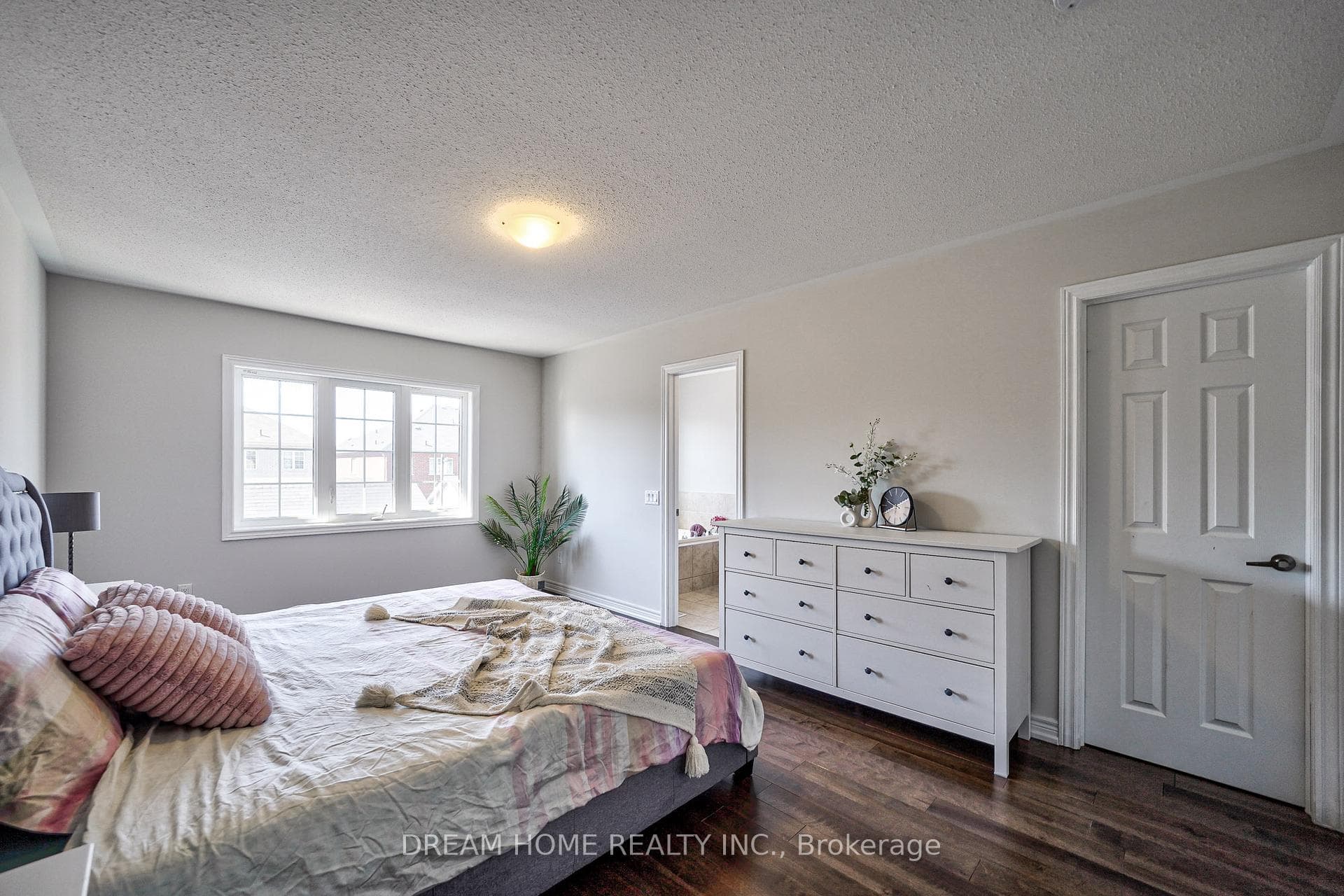 17 Tilbury Gate photo 18