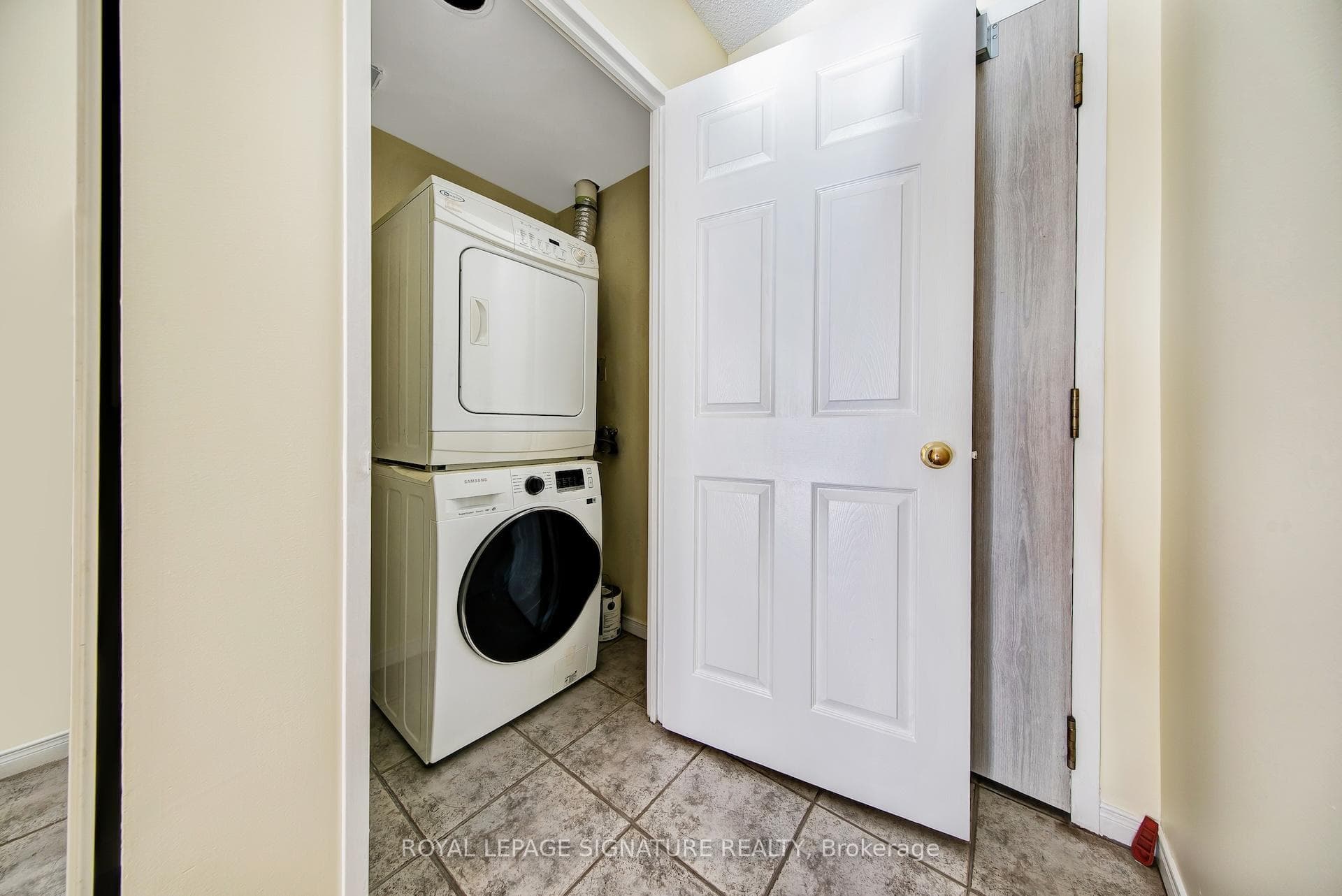 2177 Burnhamthorpe Road Unit 912 photo 10