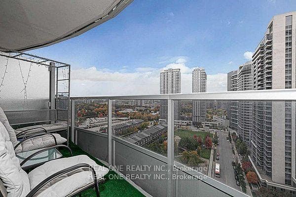 125 Village Green Square Unit 1710 photo 17