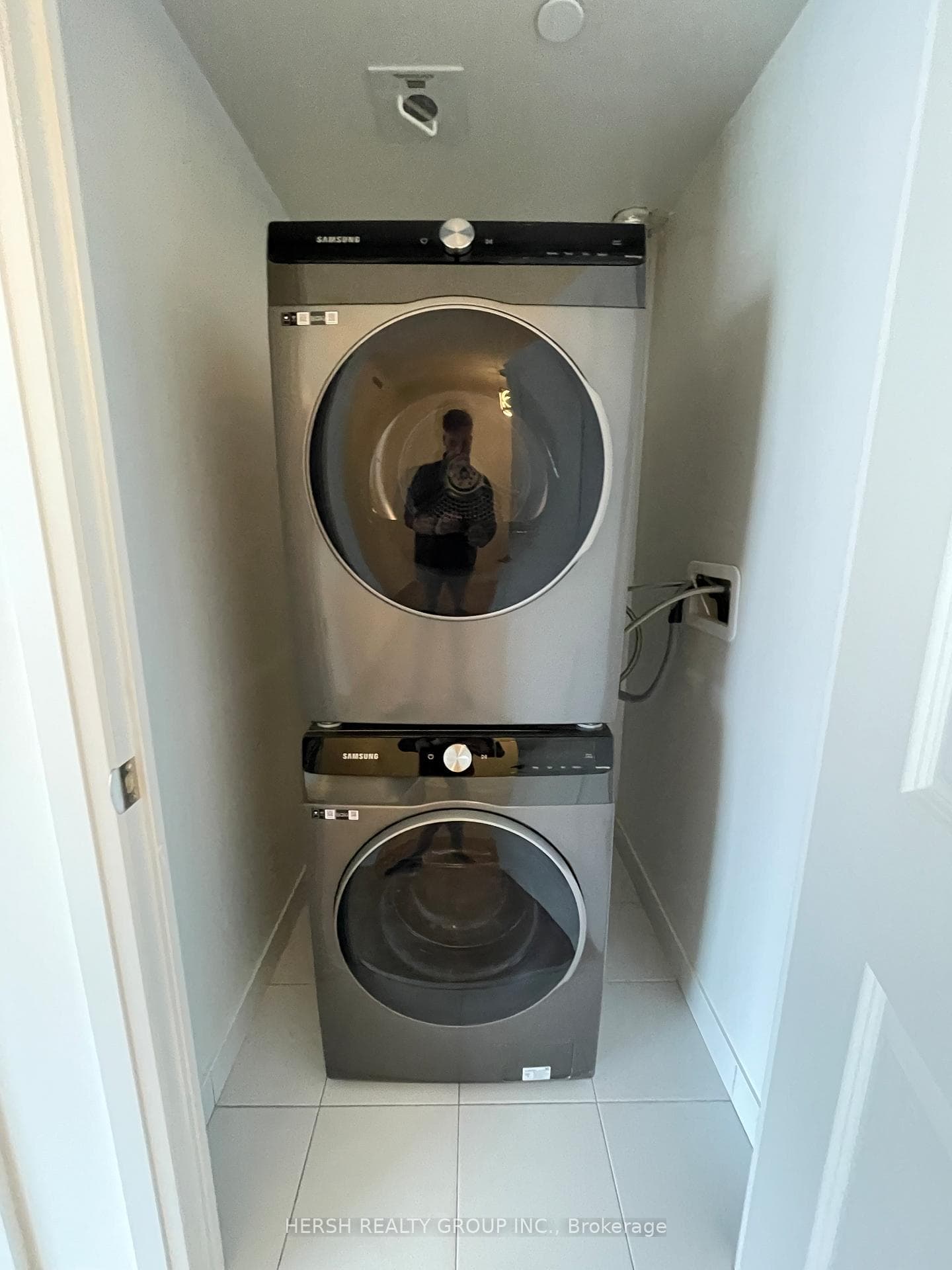 20 Meadowglen Place Unit 1504 photo 5