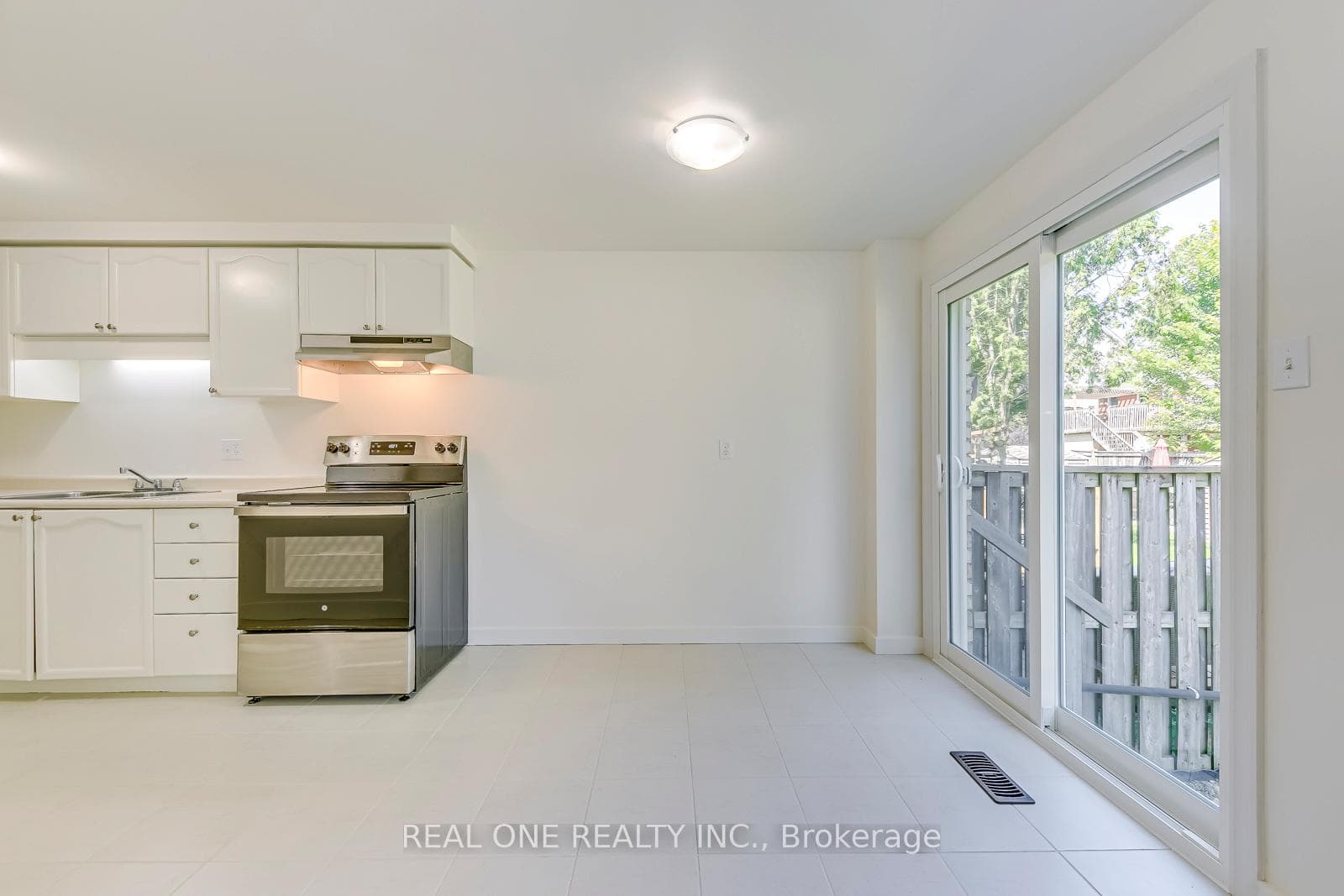 12 Danville Avenue photo 6