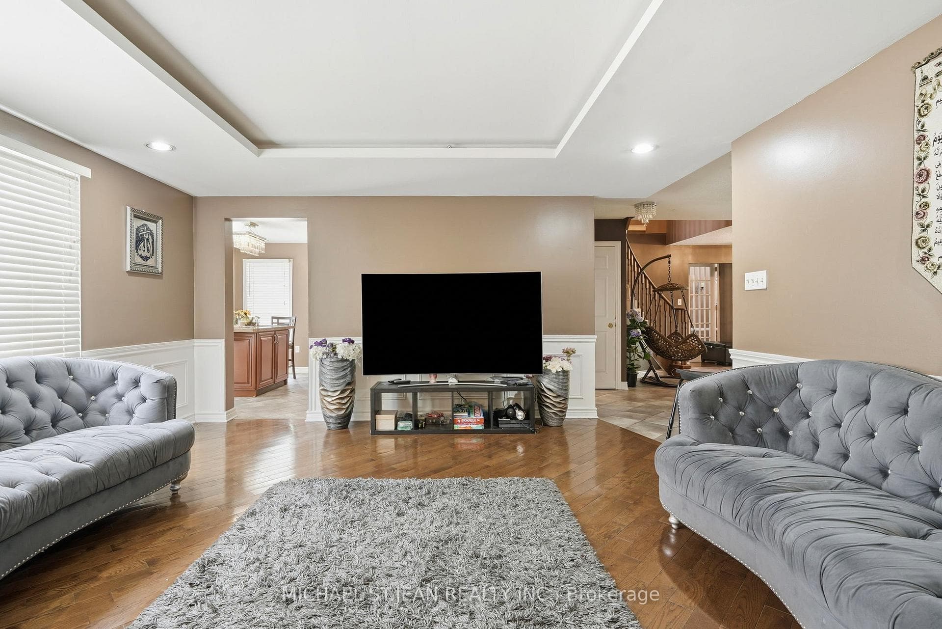 55 Woodside Square photo 19