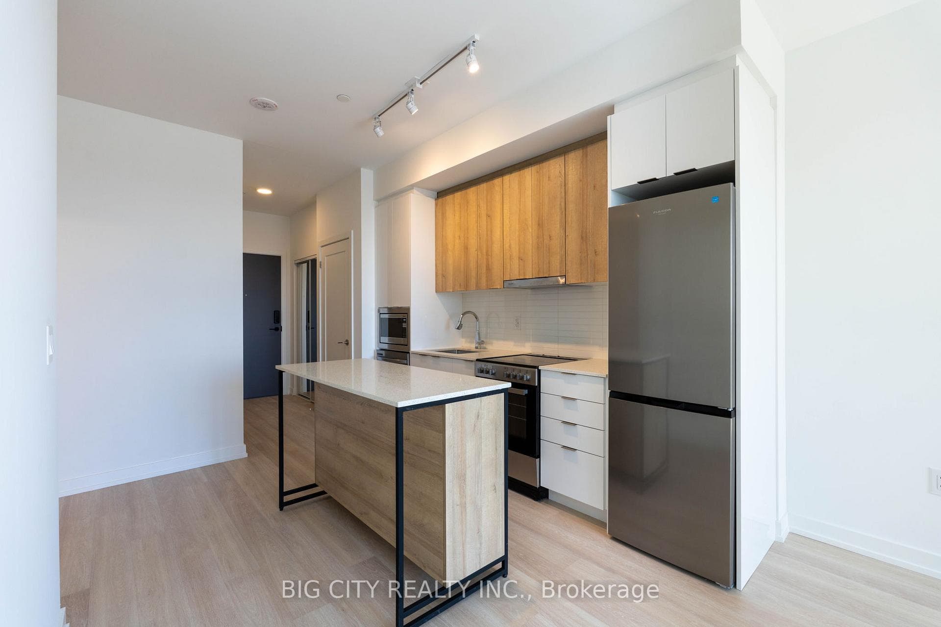 9763 Markham Road Unit 1812 photo 3