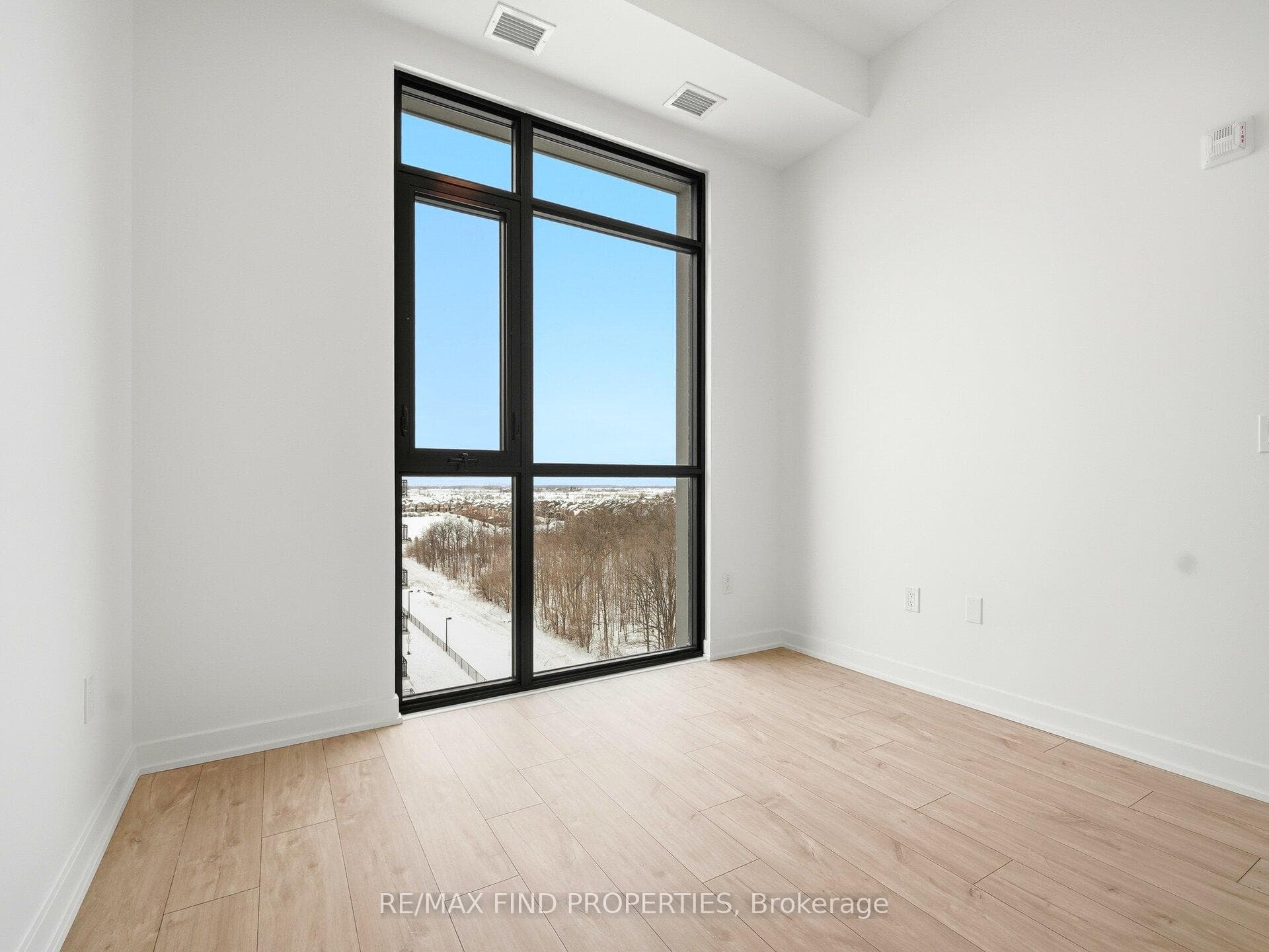 750 WHITLOCK Avenue Unit 811 photo 22