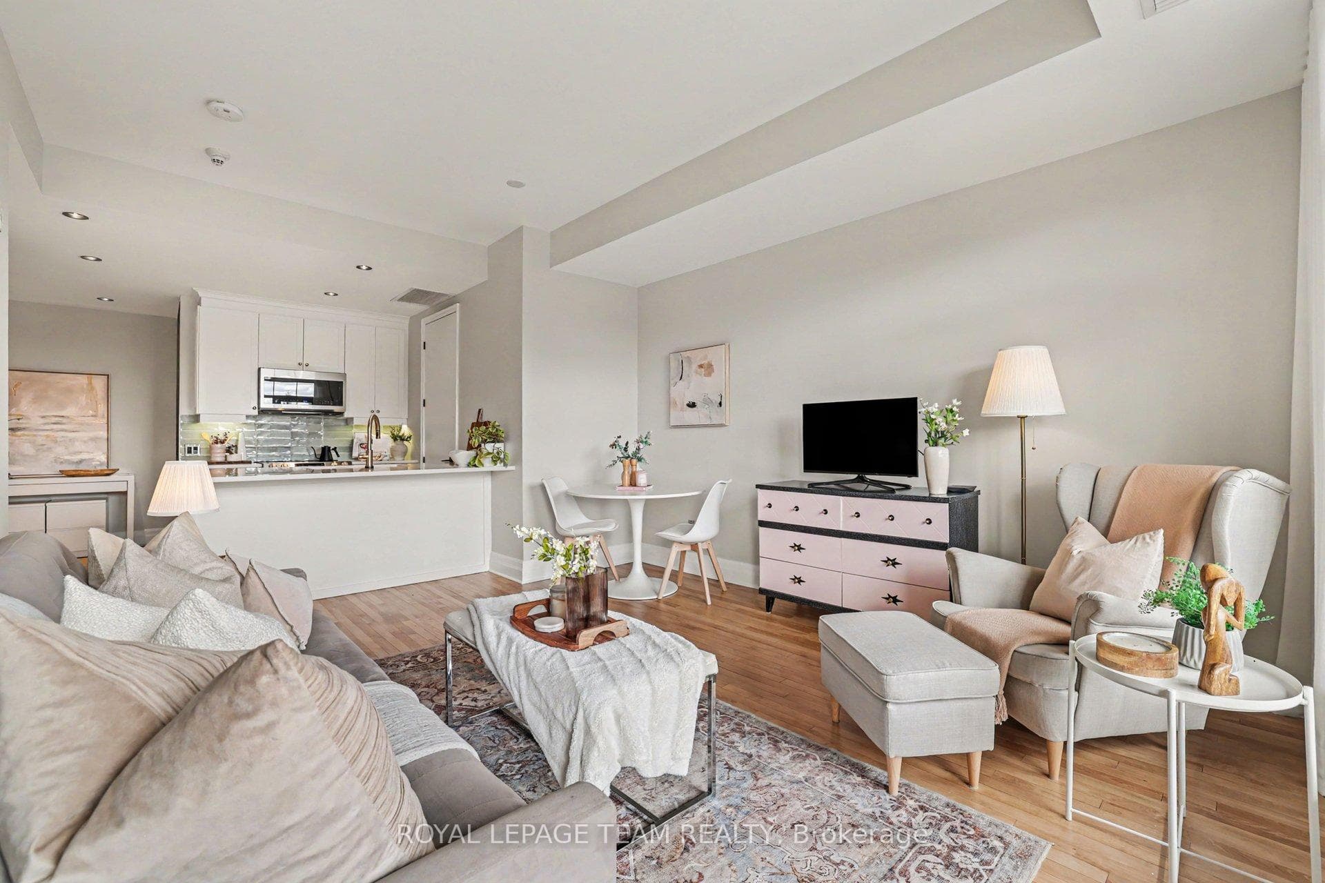 330 Loretta Avenue Unit 301 photo 10