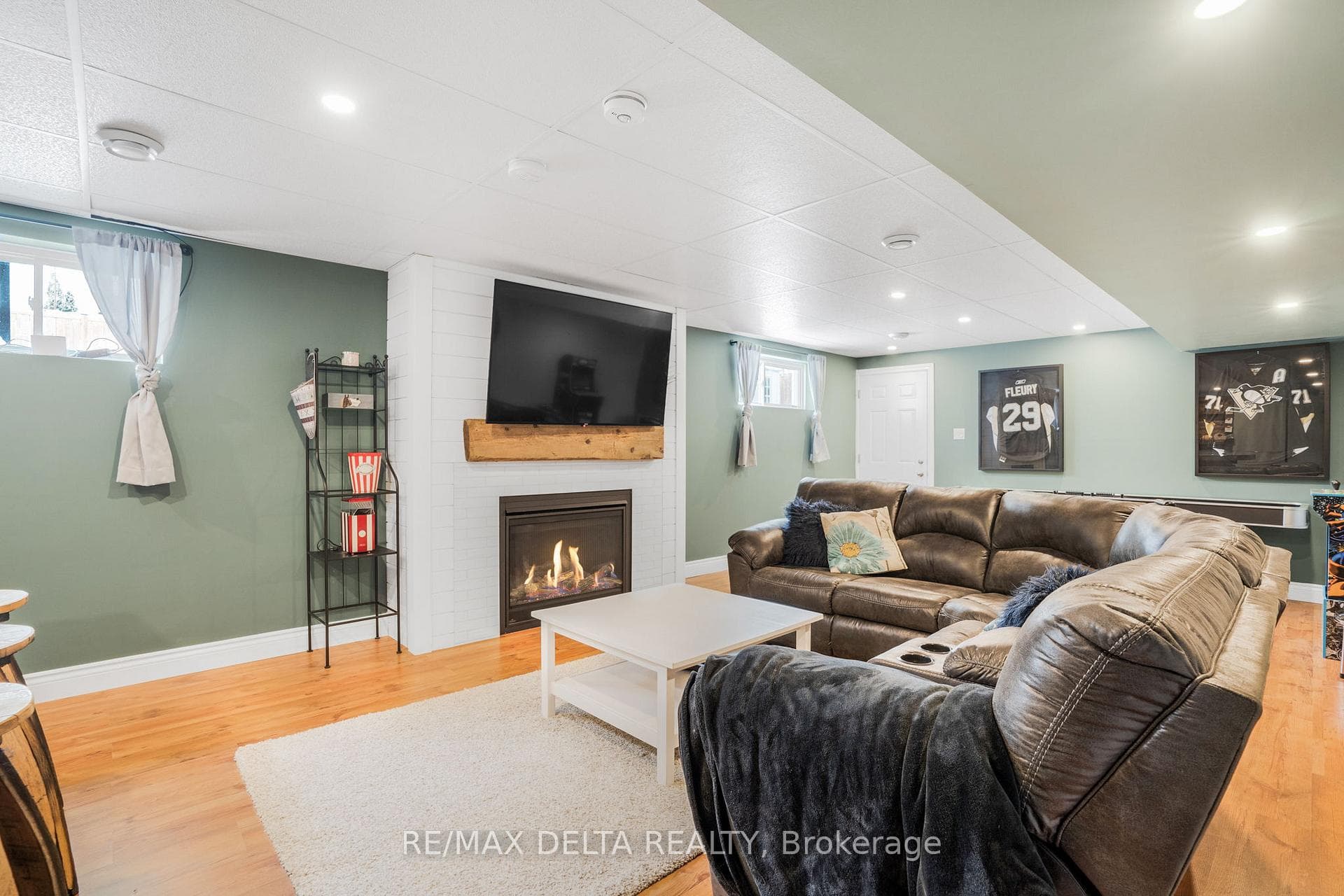 93 Richard Street photo 29