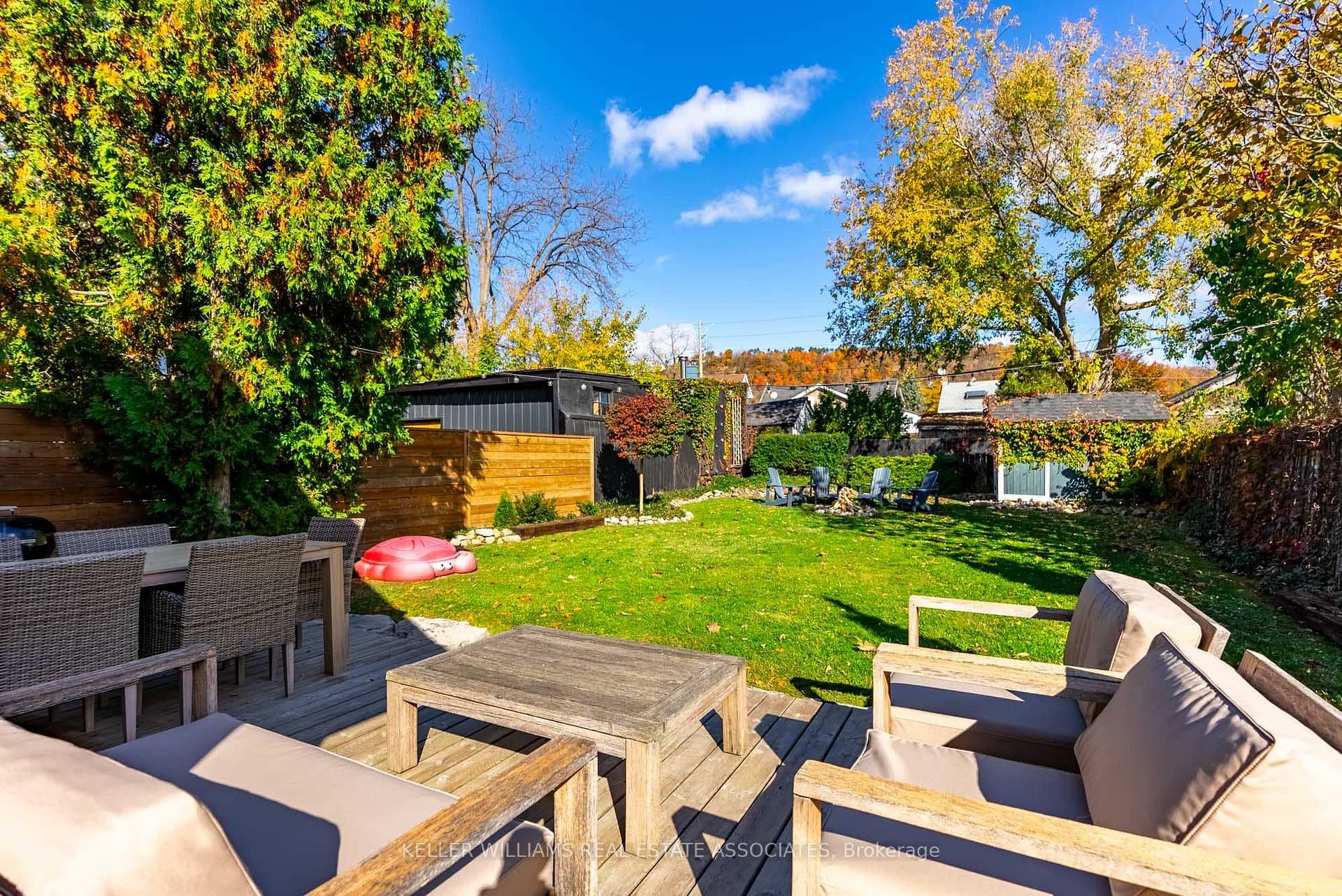 275 Macnab Street photo 30