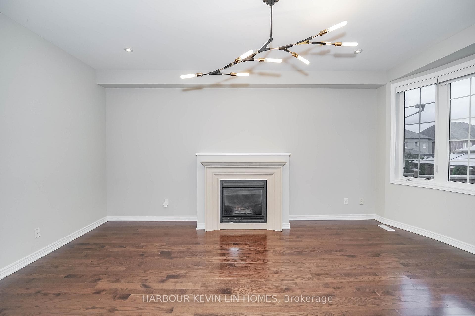 84 Glenheron Crescent photo 13