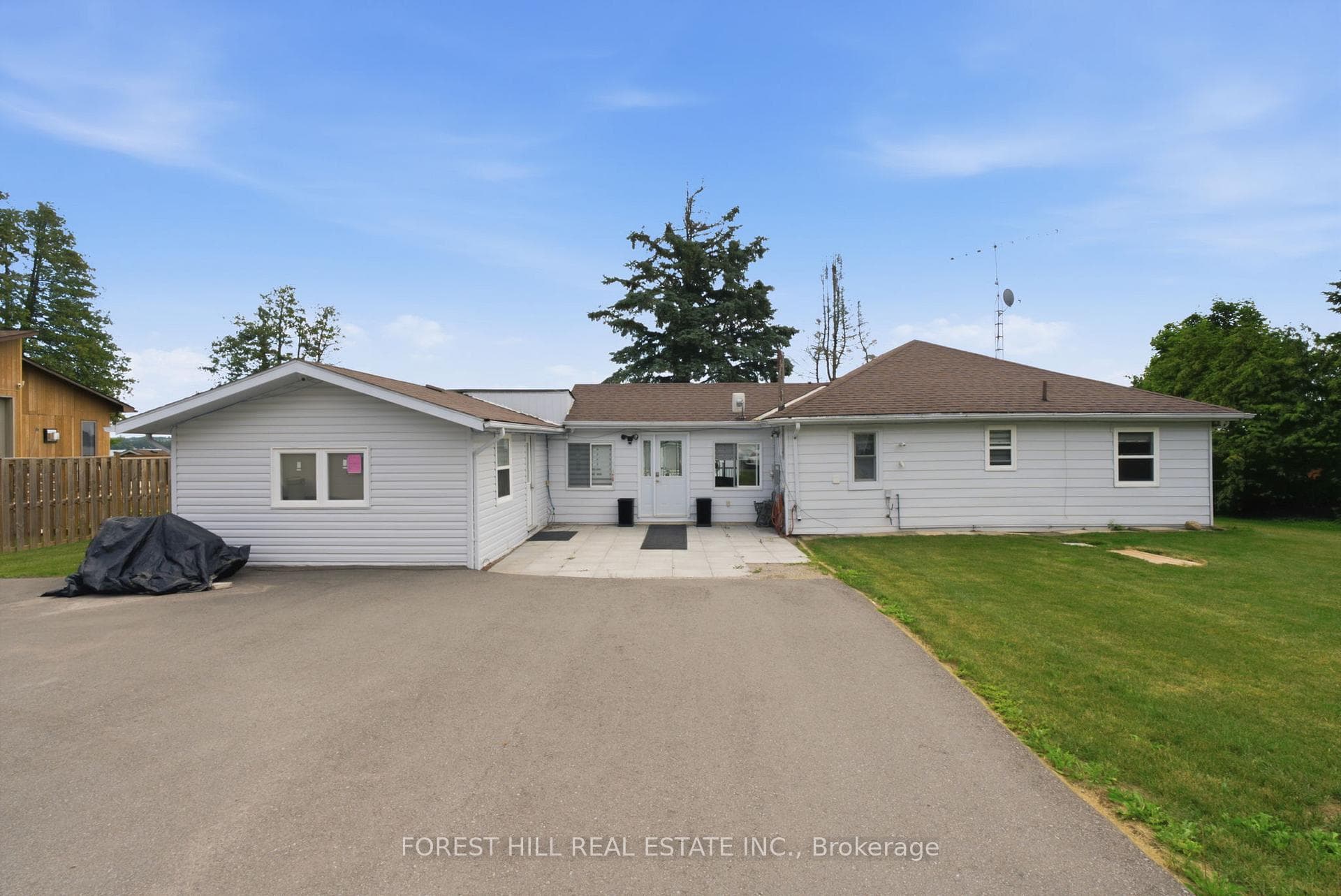 1161 Connaught Drive photo 41
