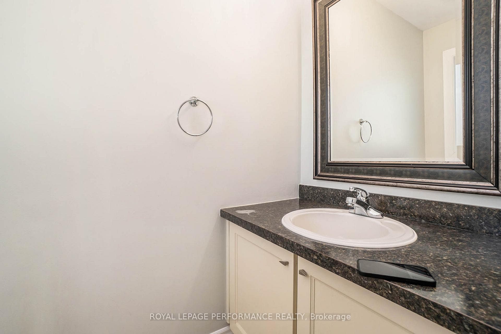 1334 Marigold Crescent photo 9