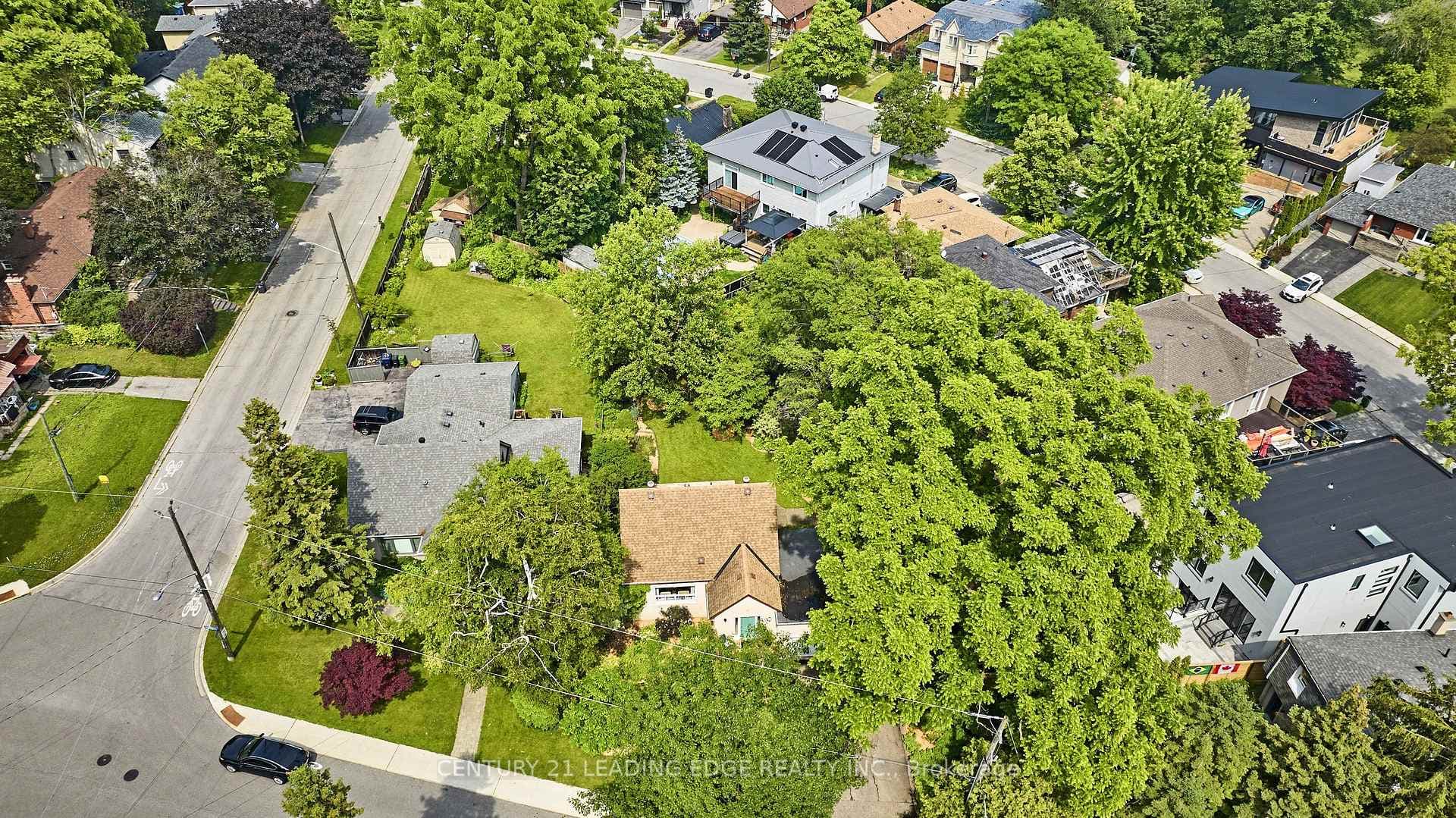 19 Scarboro Crescent photo 38