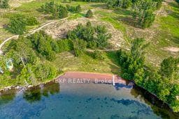 725 Lochhead Drive photo 33