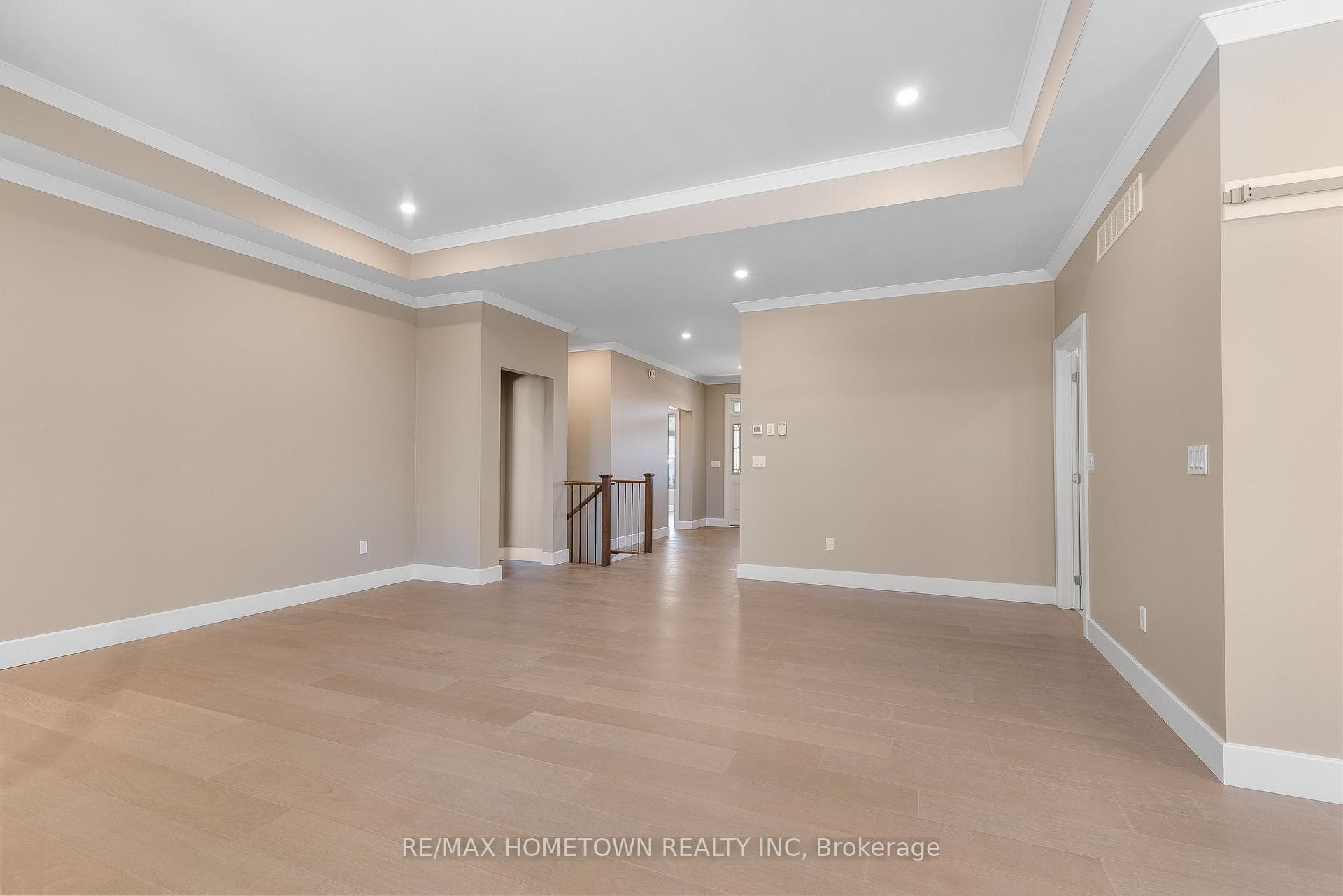 1076 Shearer Drive photo 5
