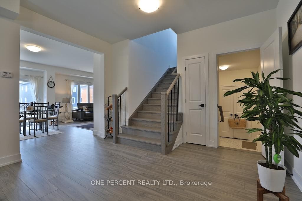 72 Dusenbury Drive photo 21