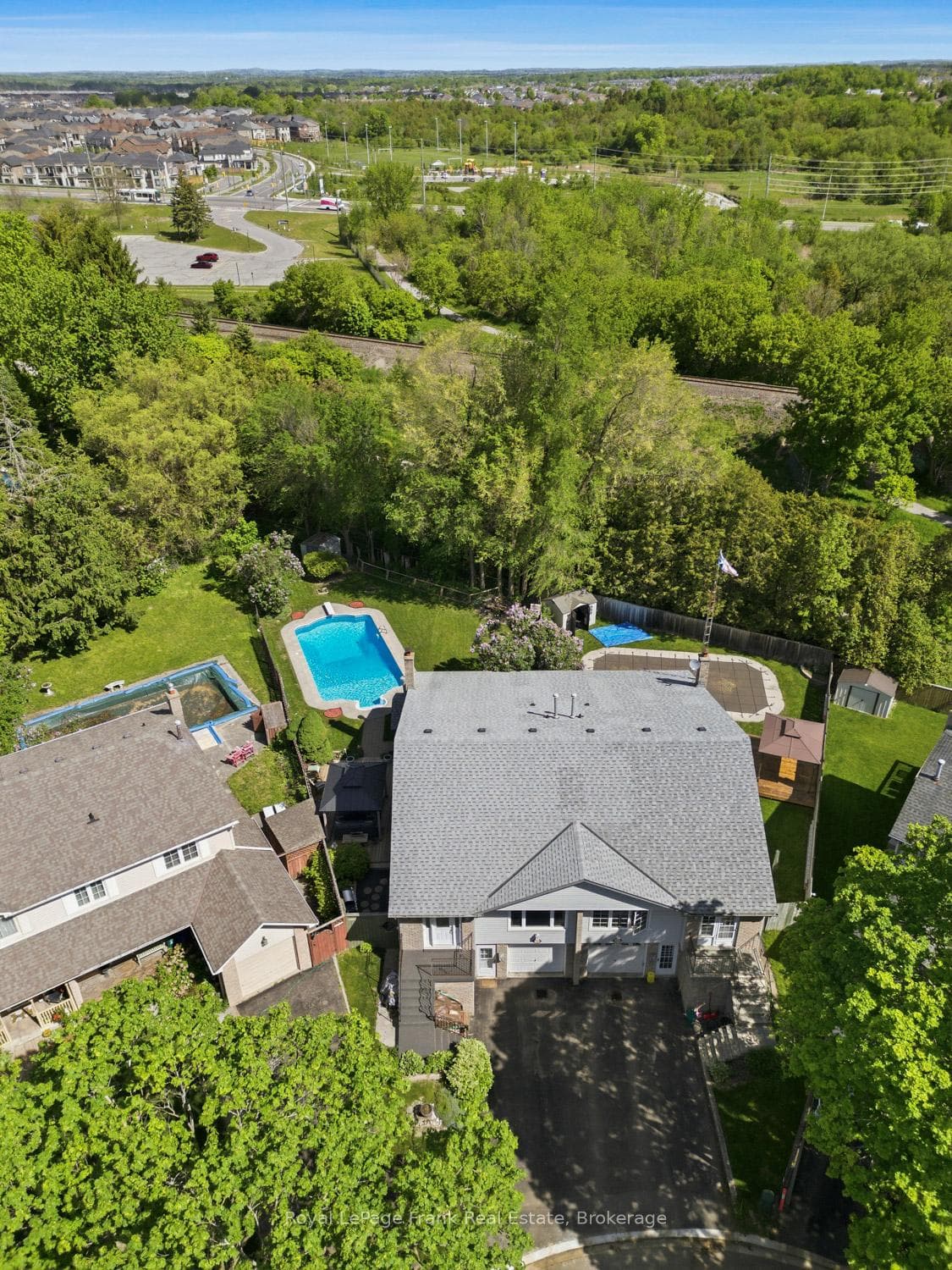 14 Beecroft Court photo 37