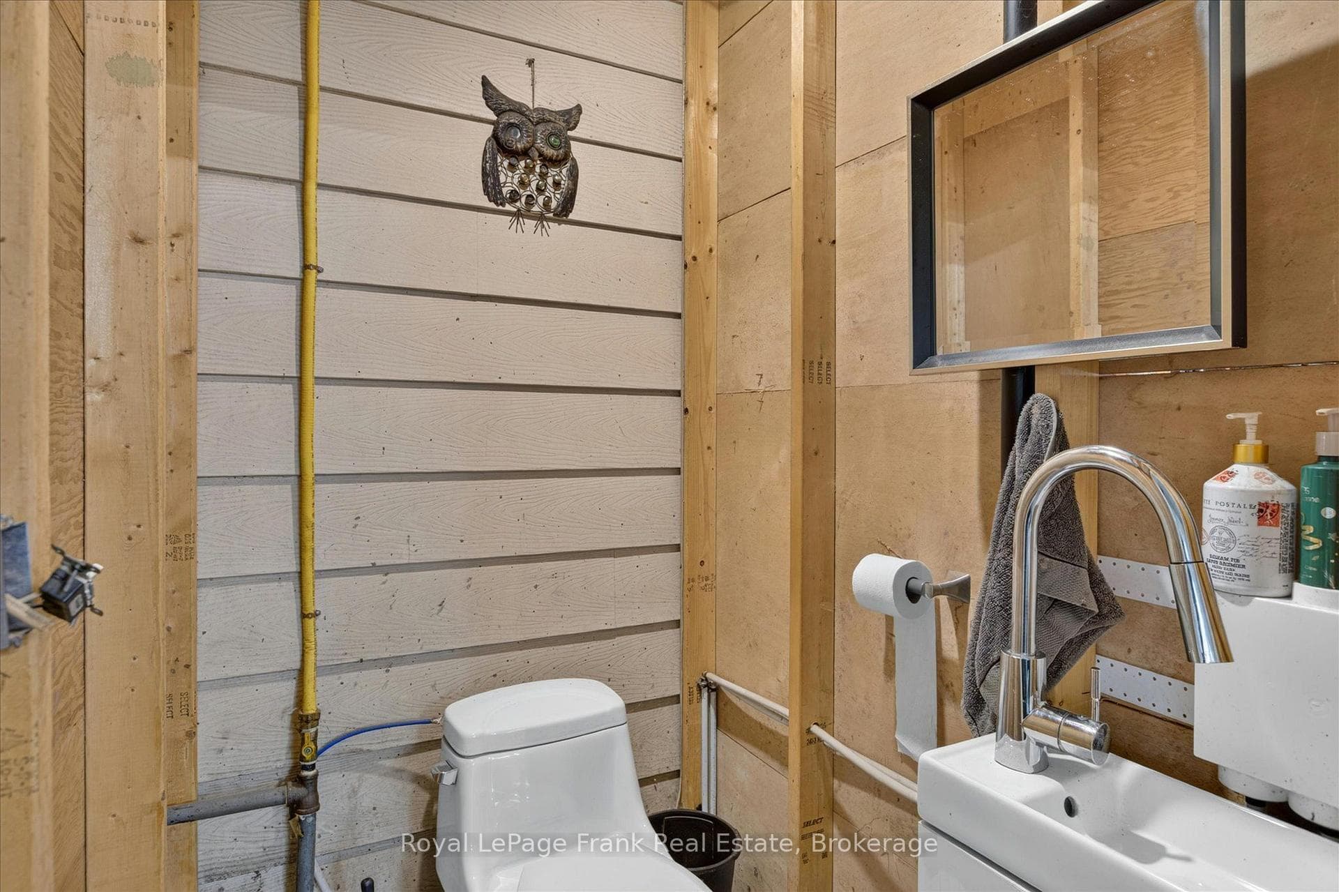 731 Harper Road photo 10