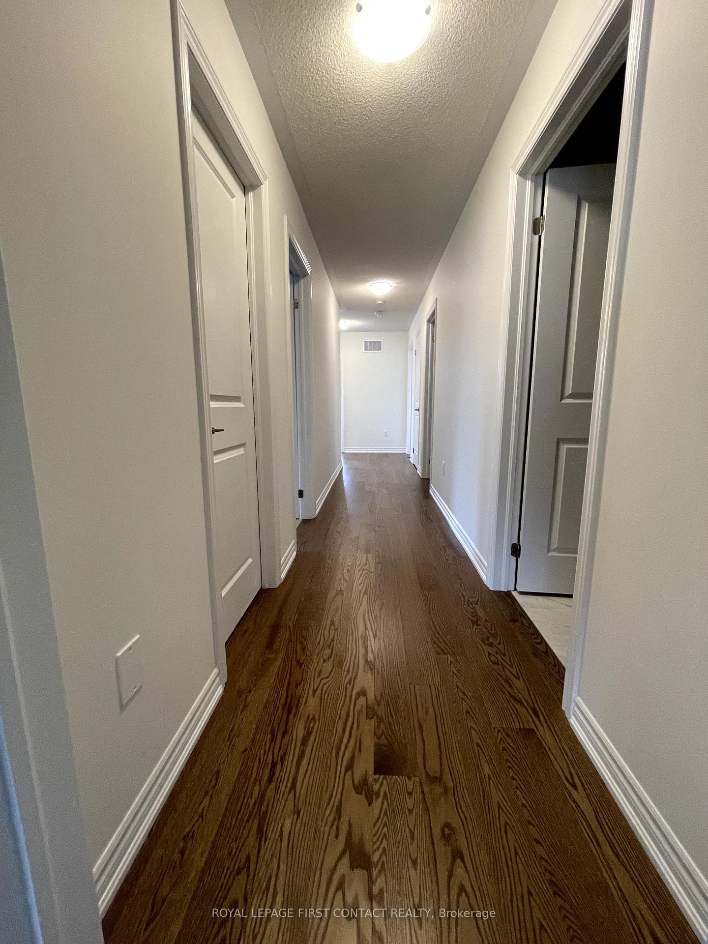 39 Phoenix Boulevard photo 5