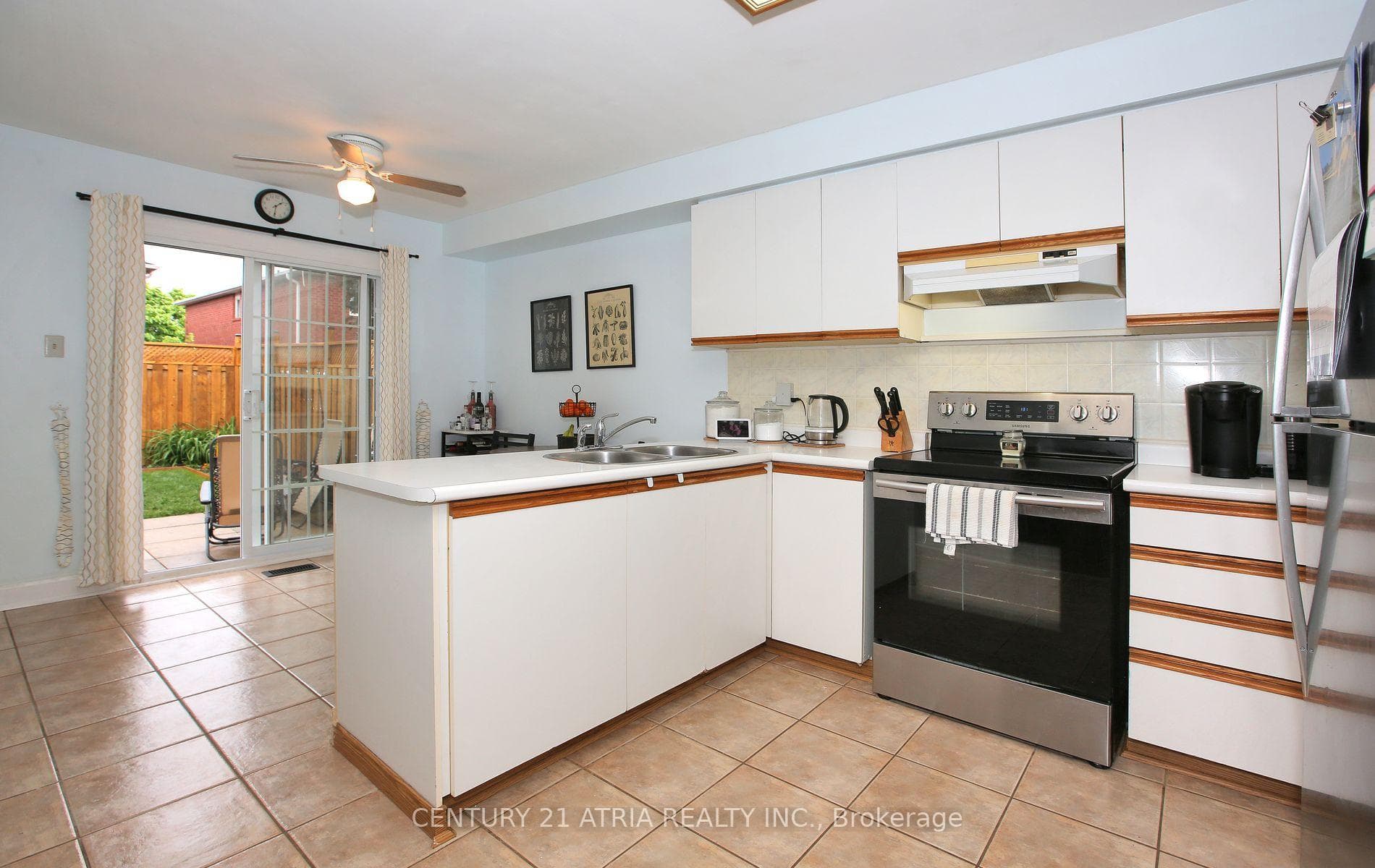 153 Stather Crescent photo 11