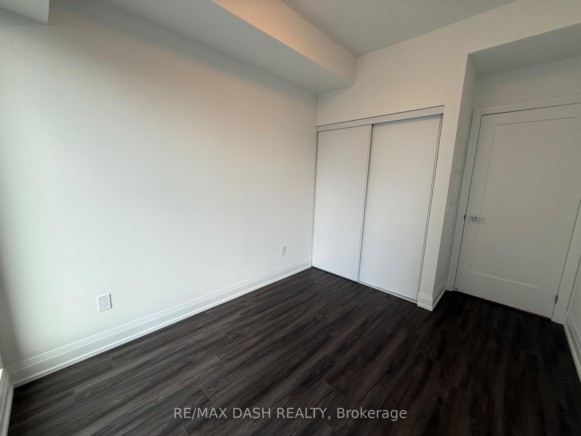 20 Soudan Avenue Unit 2408 photo 15