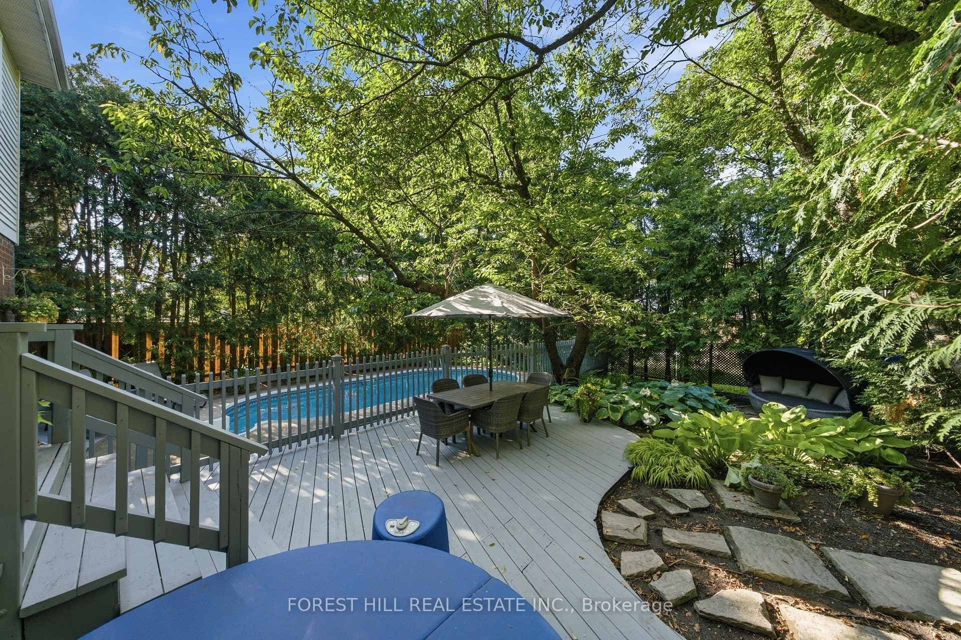84 Kings College Road photo 33