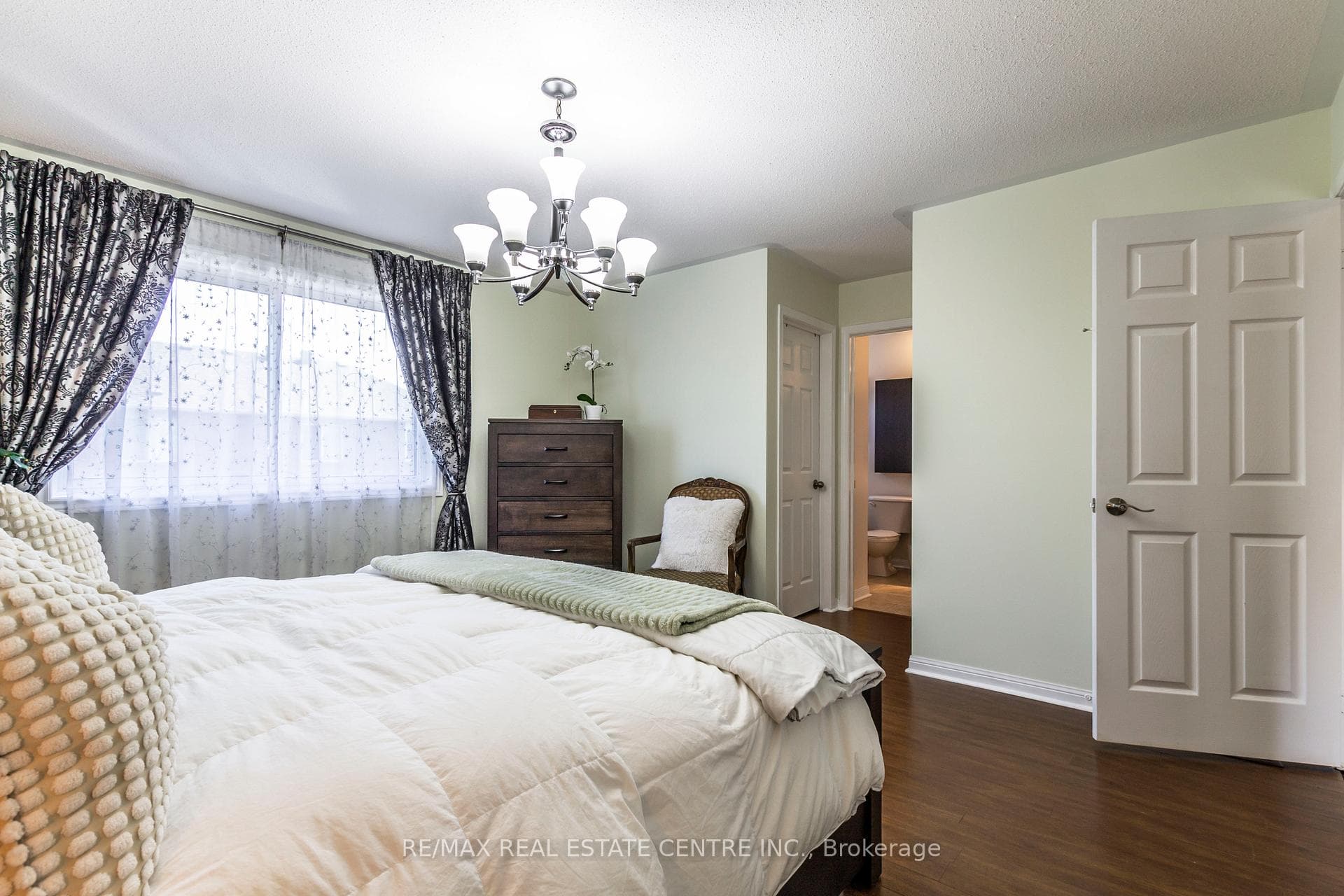 743 Irving Terrace photo 26