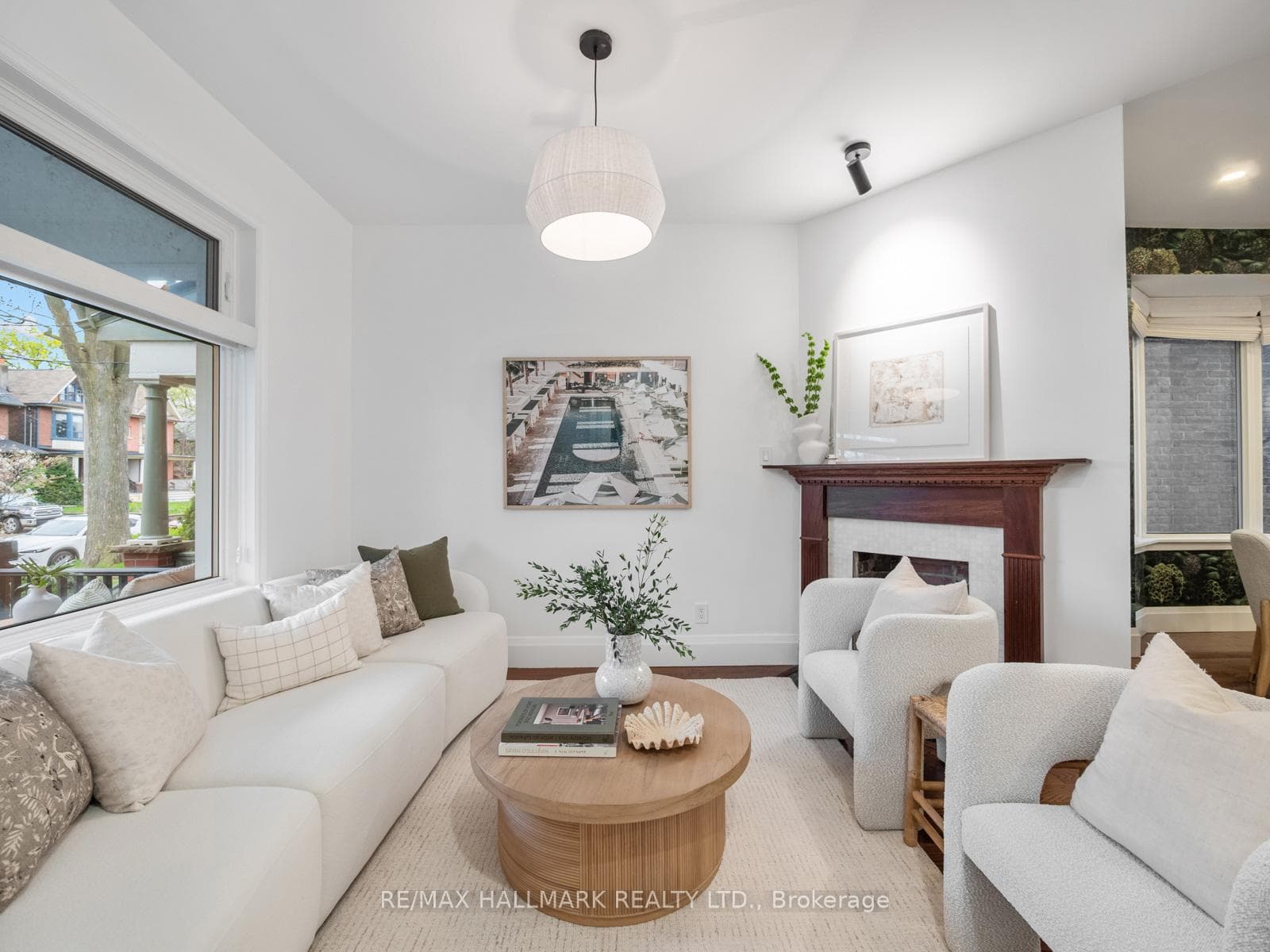 16 Bain Avenue photo 4