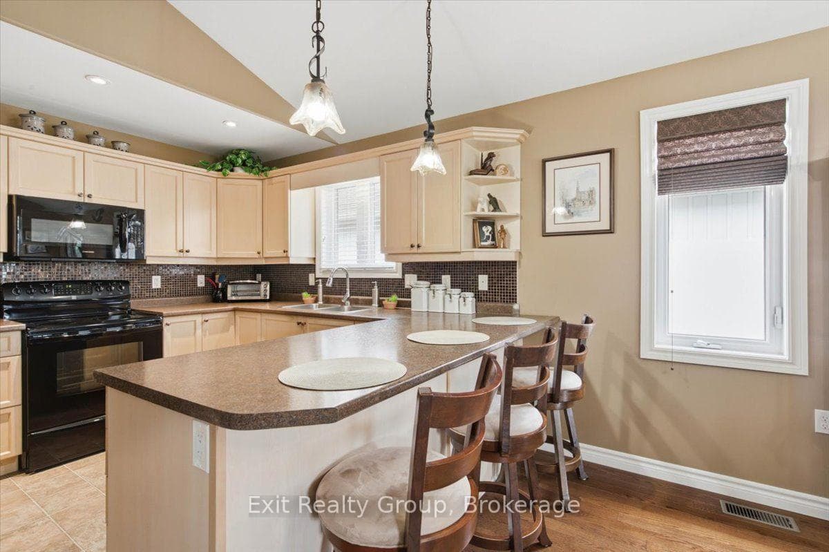 267 Raglan Street photo 17