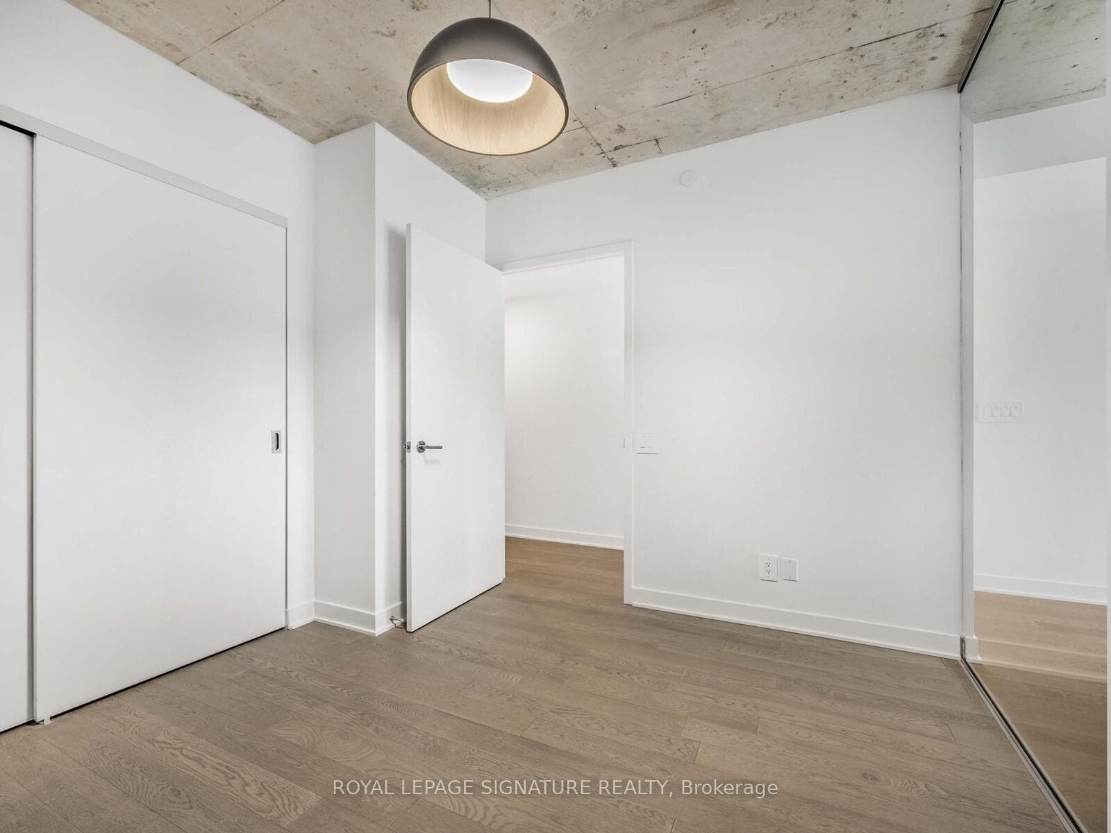 2720 Dundas Street Unit 303 photo 20