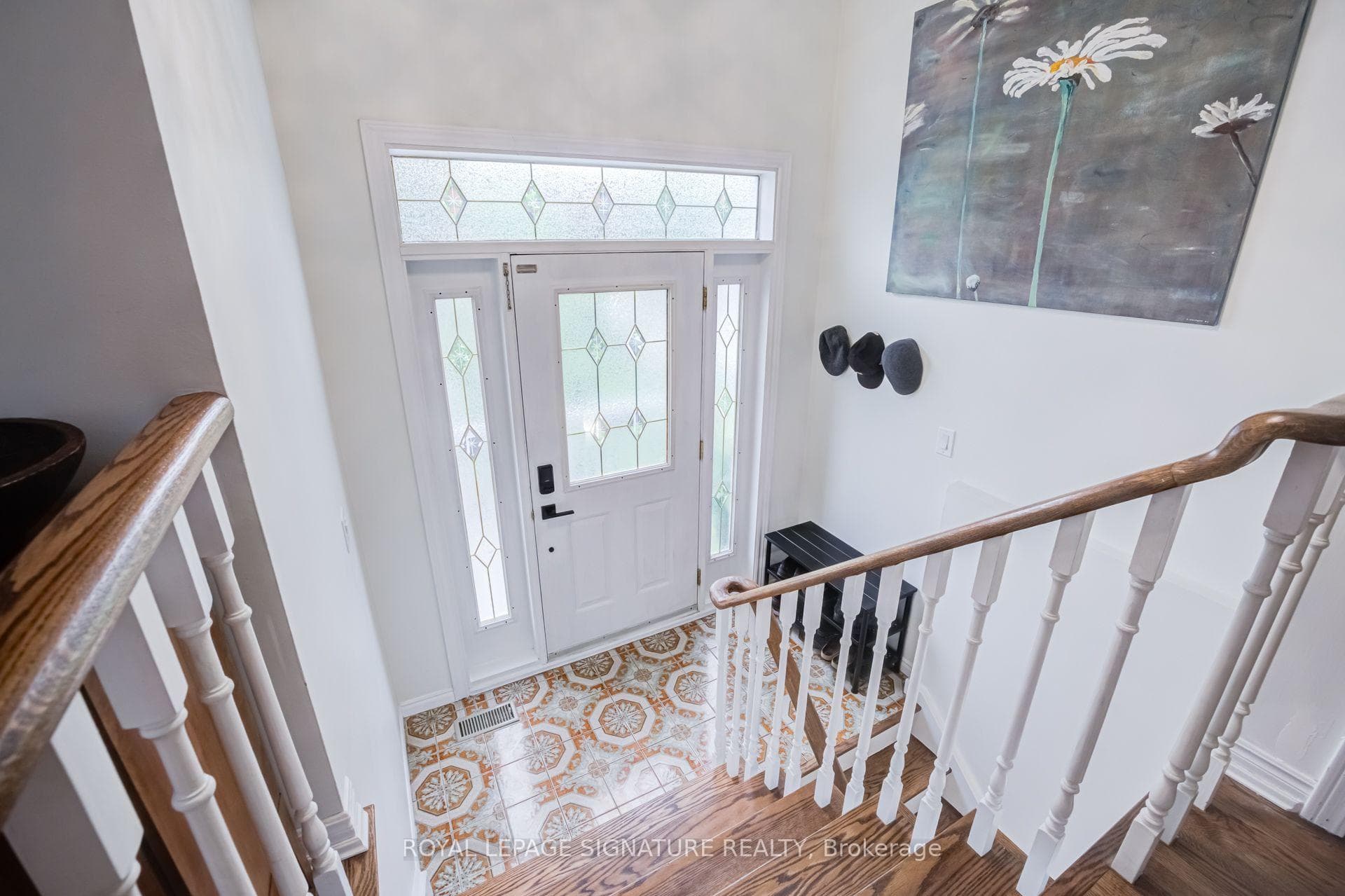 Main Floor Entrance, stairs to lower level