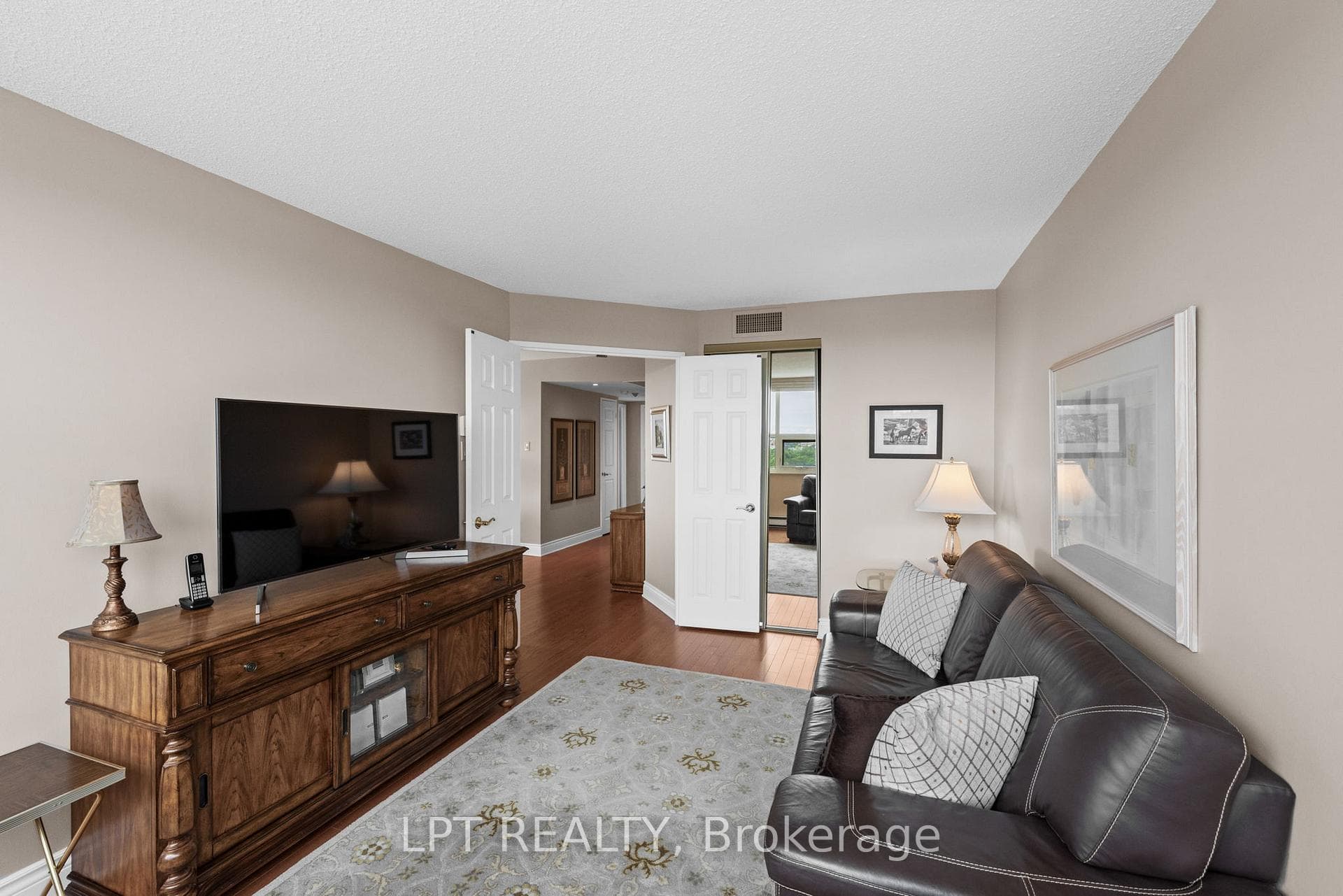 1510 Riverside Drive Unit 1505 photo 20
