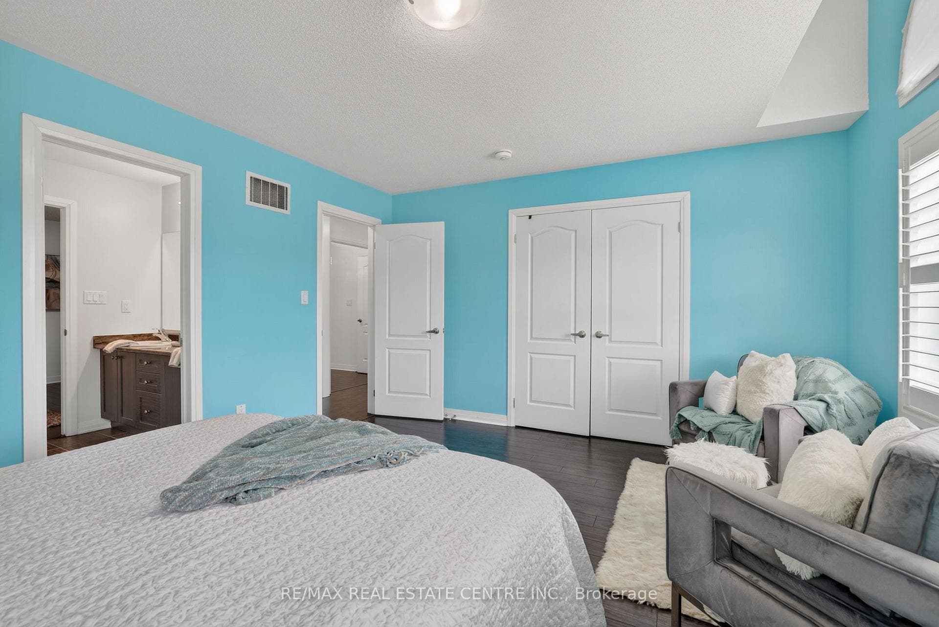 27 Drew Brown Boulevard photo 36