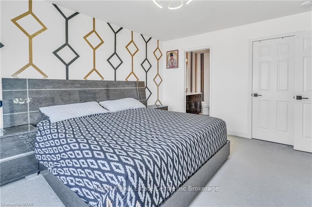 104 KIRVAN Drive photo 32