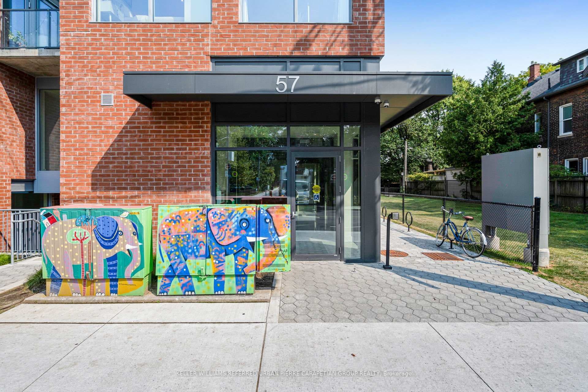 57 Brock Avenue Unit 609 photo 5
