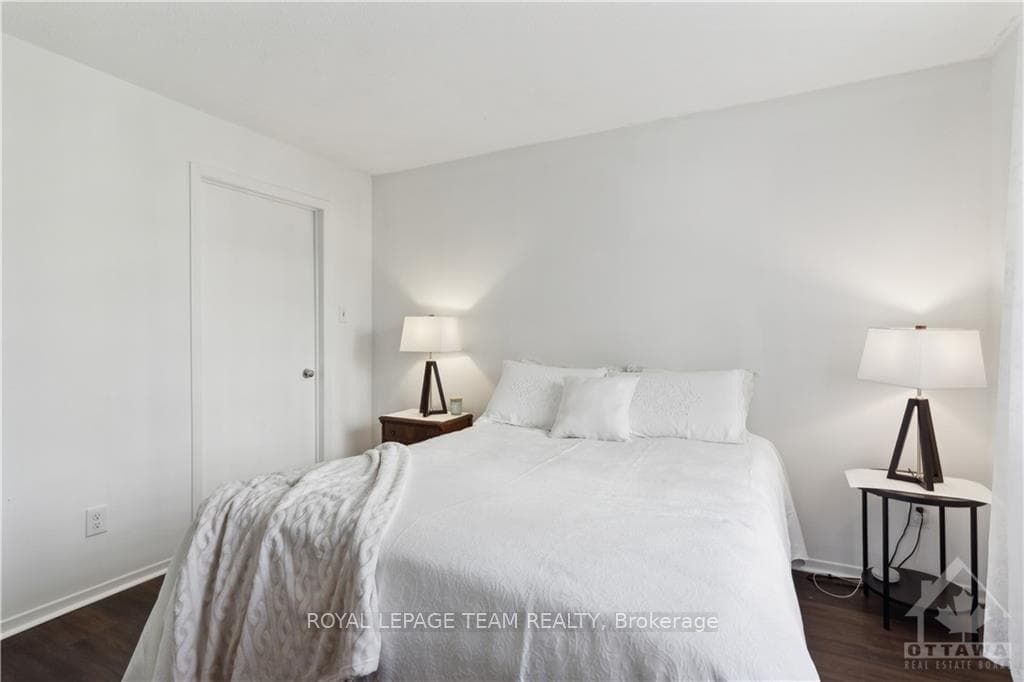 250 BRITTANY Drive Unit 210 photo 19