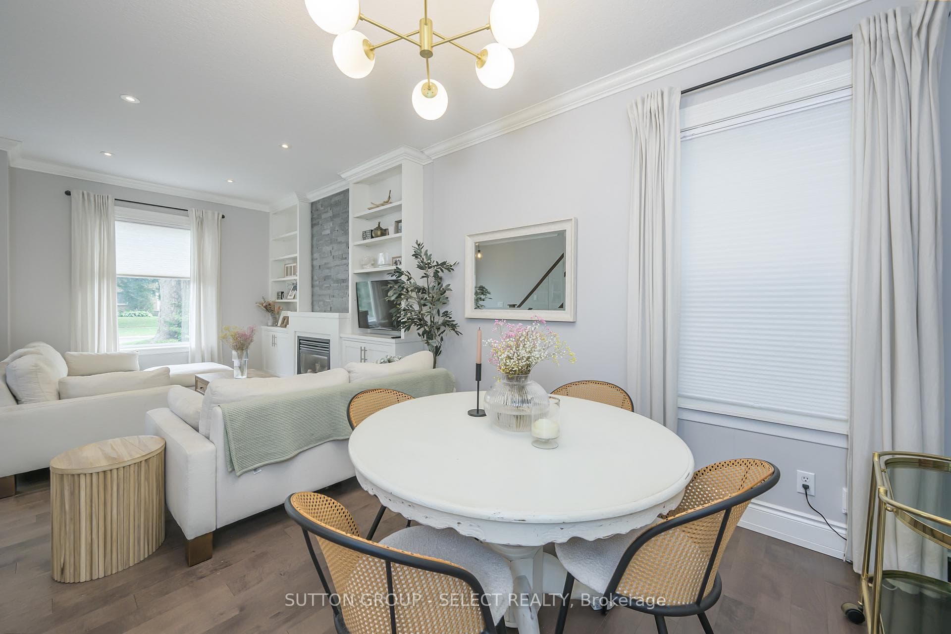 943 Colborne Street photo 4