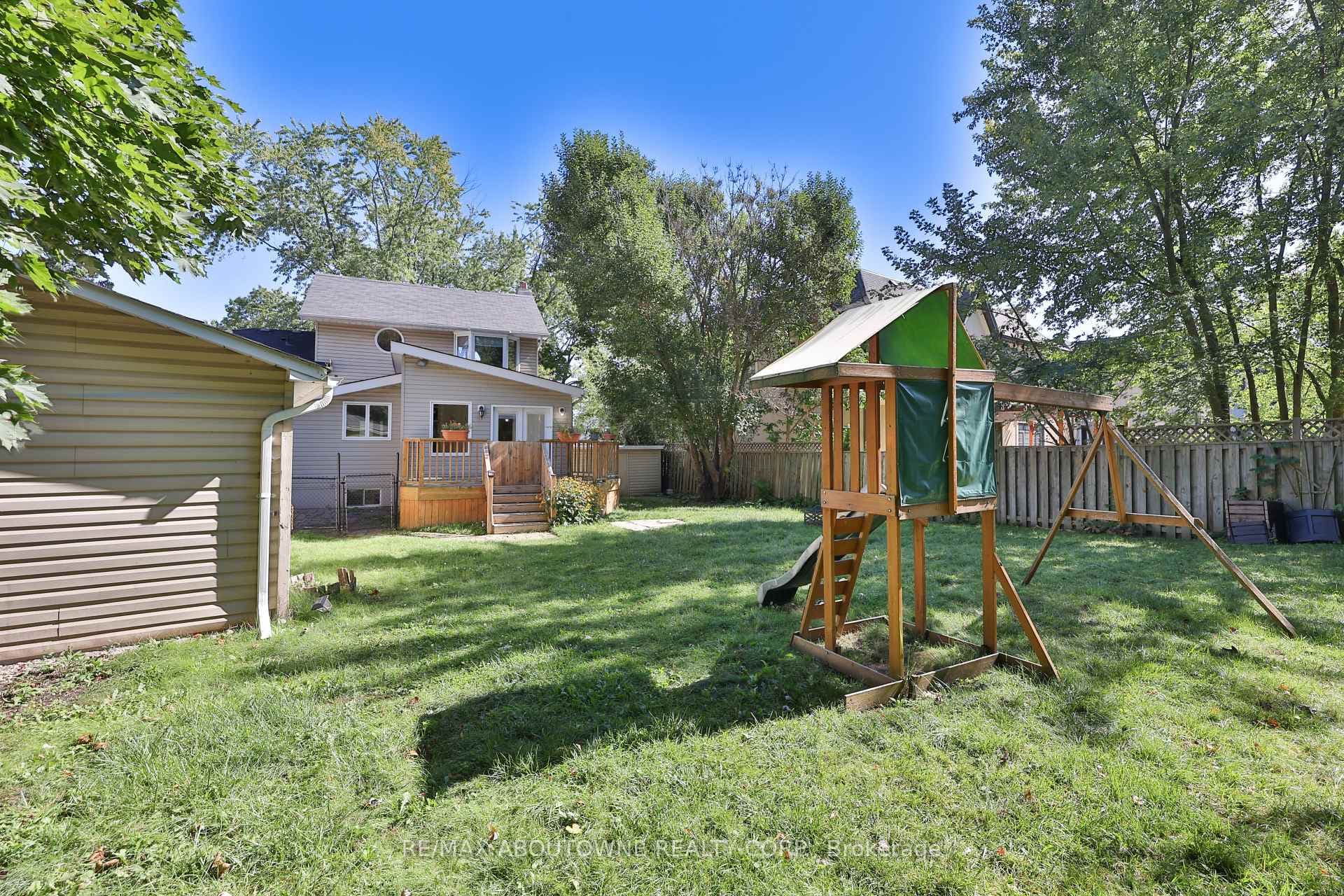 240 Tweedsdale Crescent photo 28