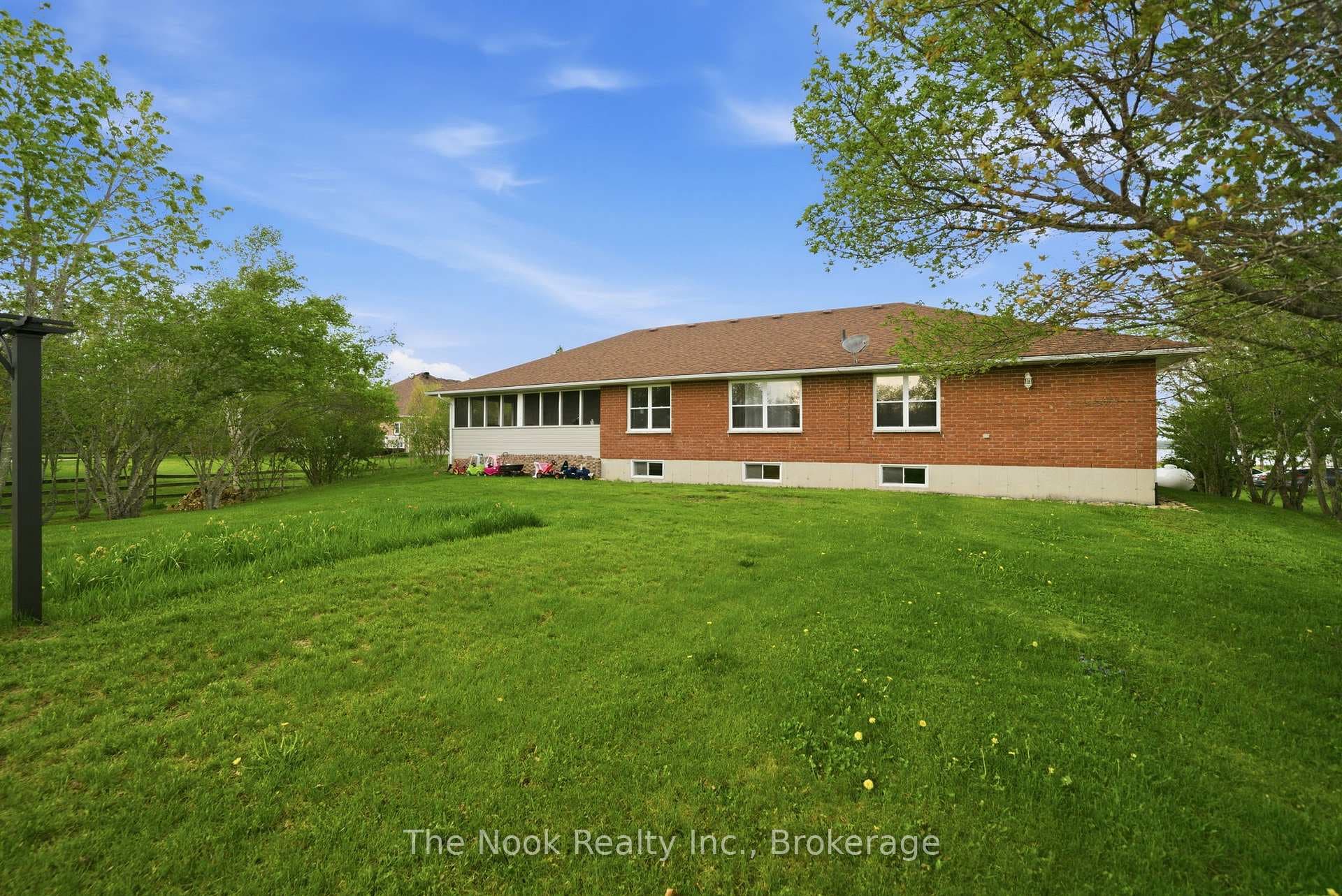 4 McGillivray Lane photo 38