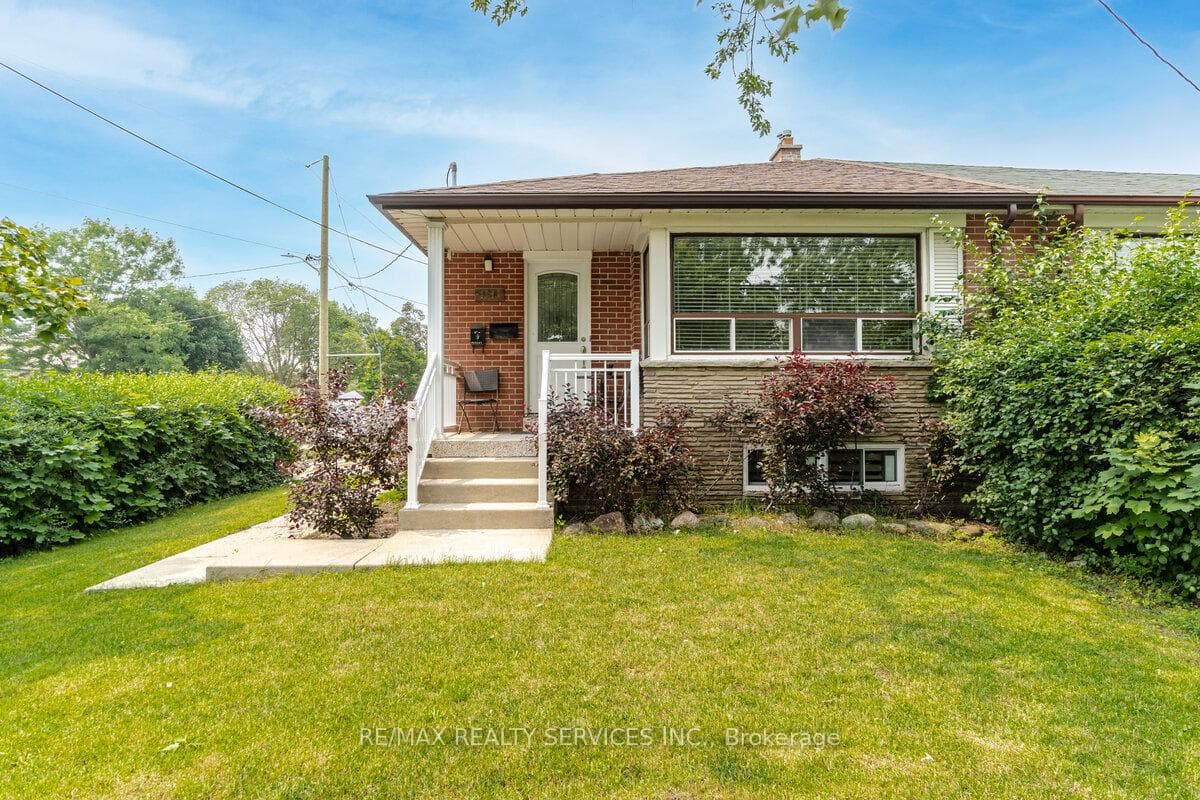 156 Vodden Street photo 1
