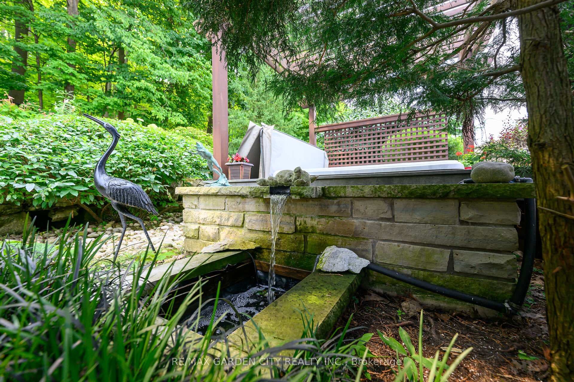 19 BELL Avenue photo 35