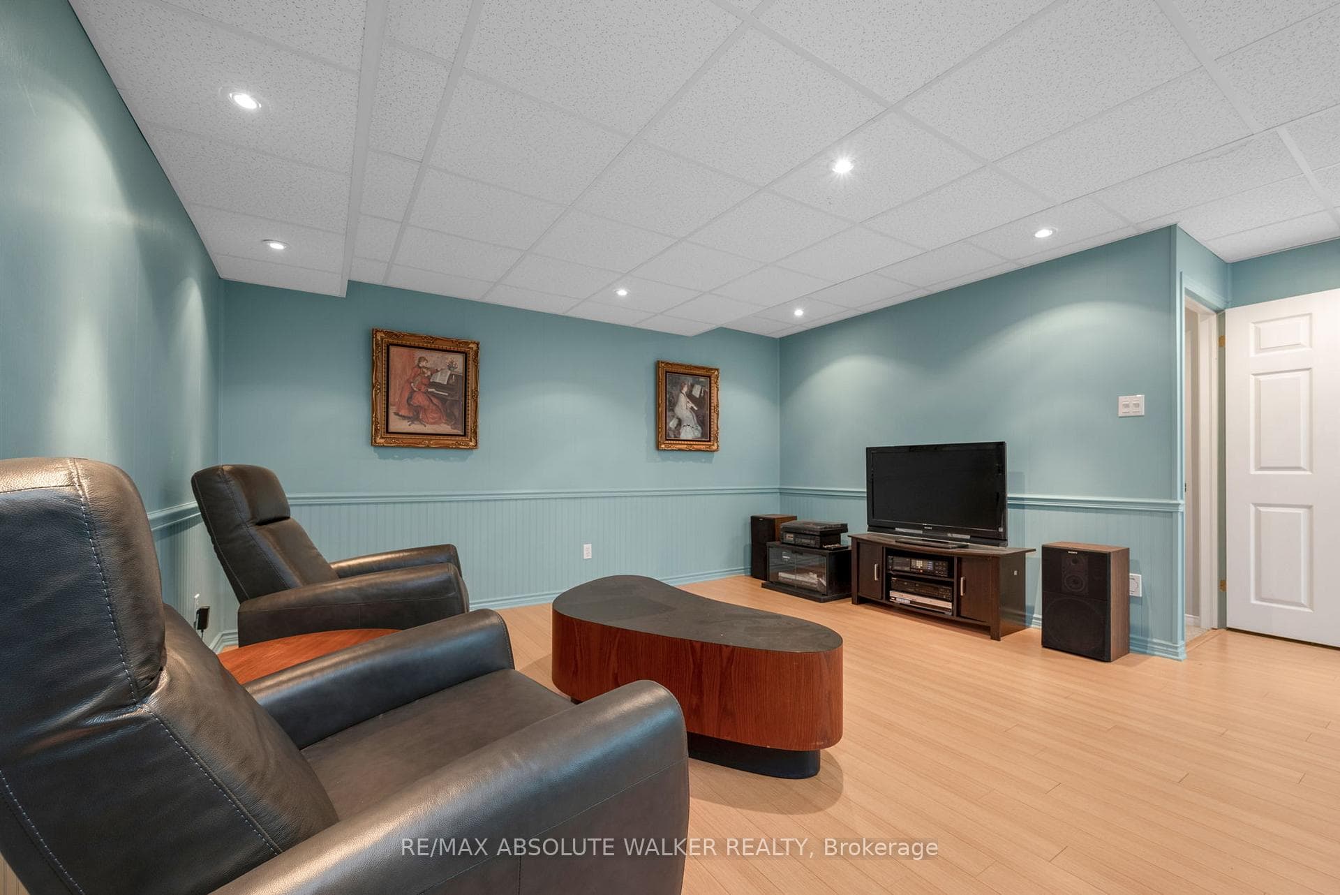 1547 Henri Lauzon Street photo 29