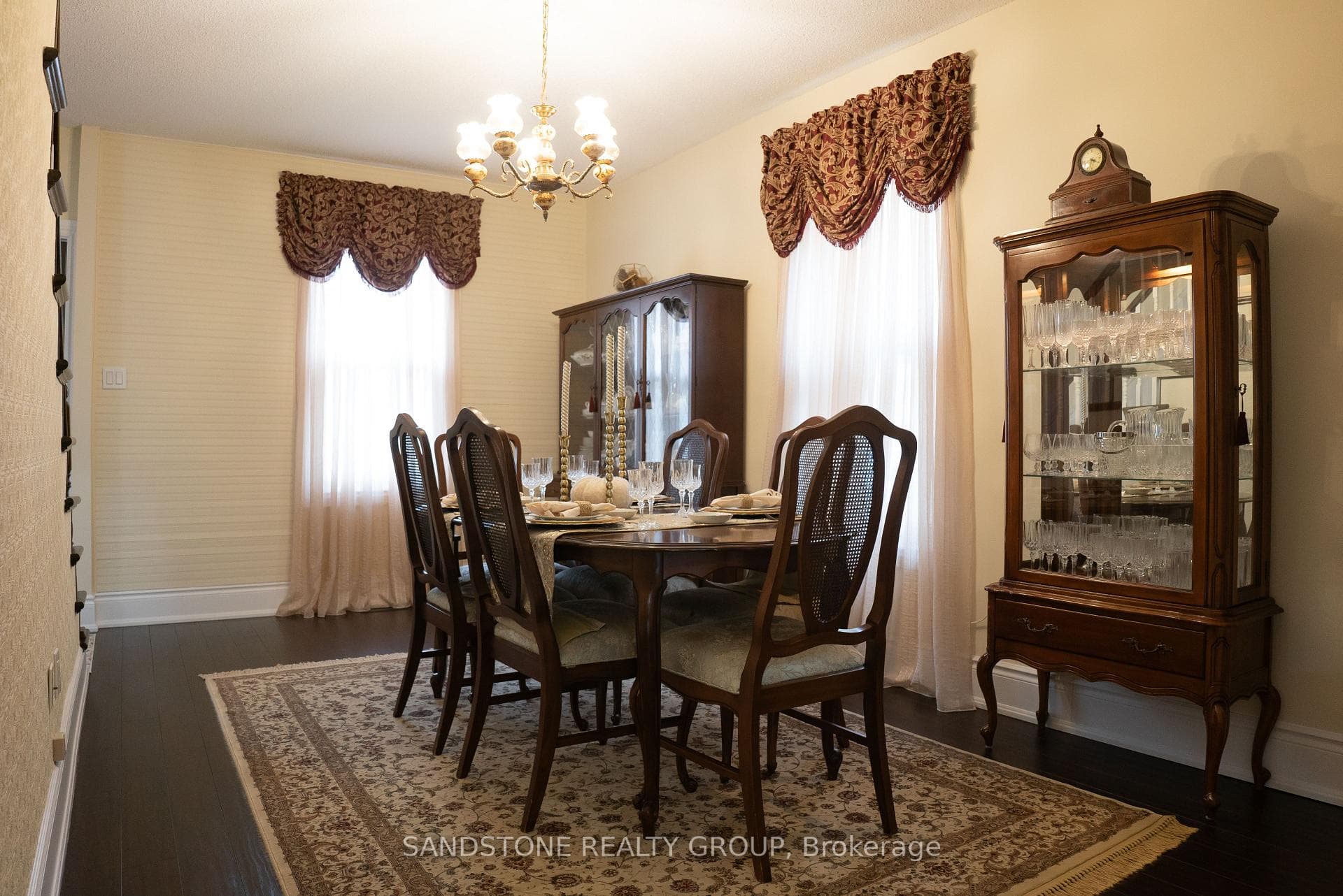 23 Elm Avenue photo 5