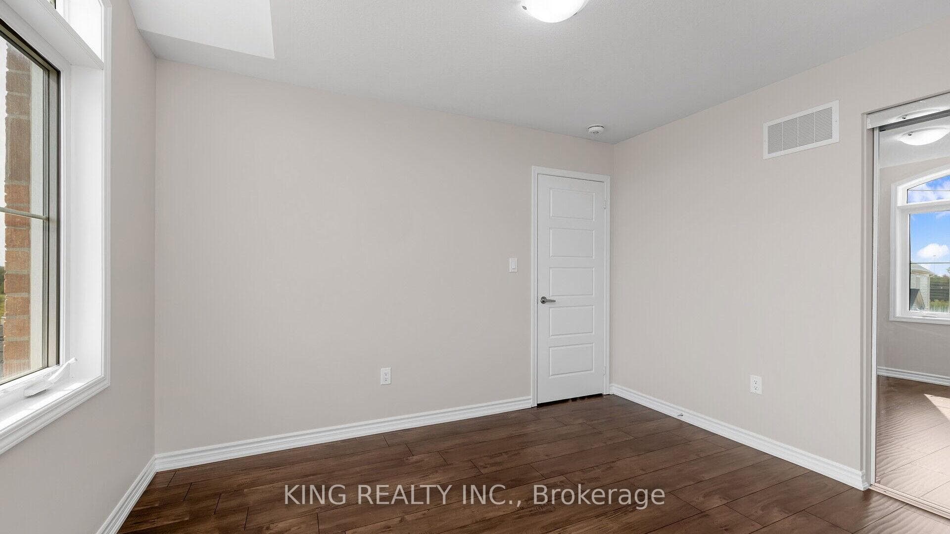 44 Wannamaker Crescent photo 23
