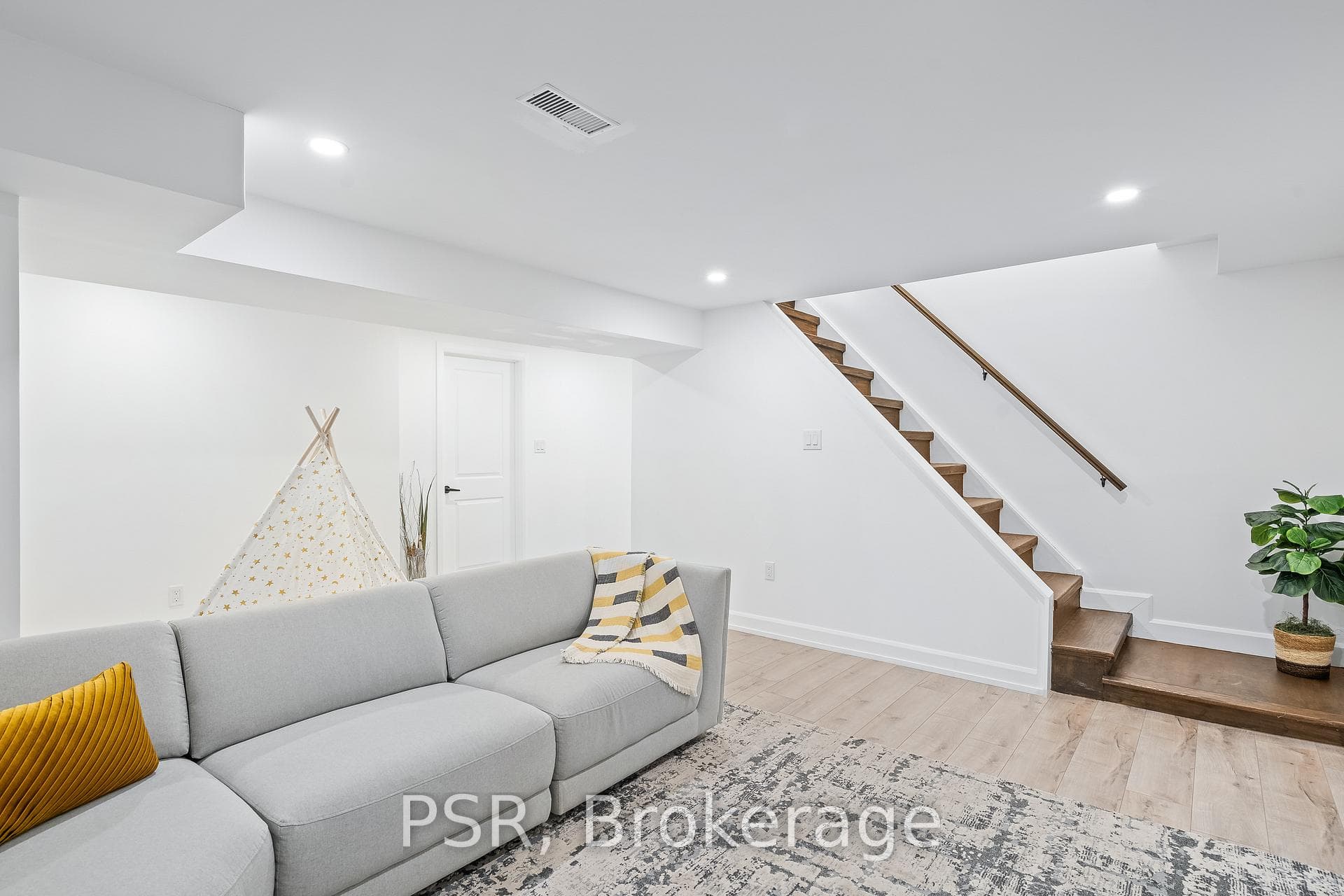 173 Bellingham Drive photo 26