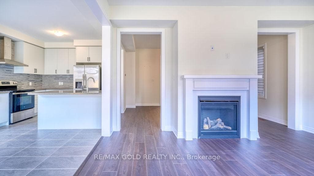 74 Northrop Avenue photo 11