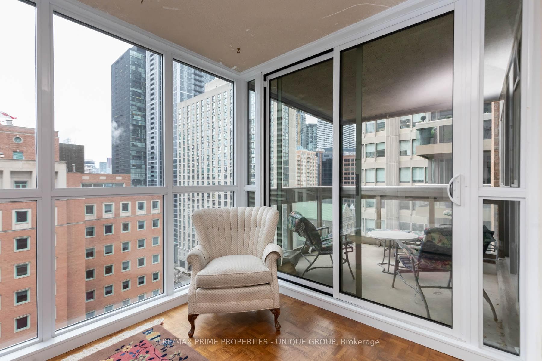 278 Bloor Street Unit 1605 photo 34