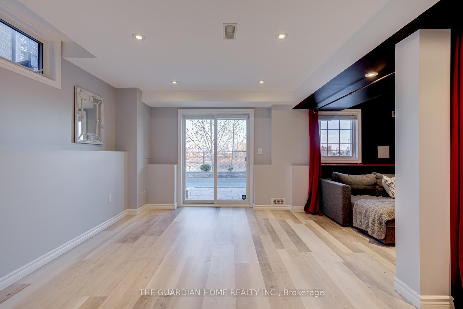 55 Purdy Place photo 32