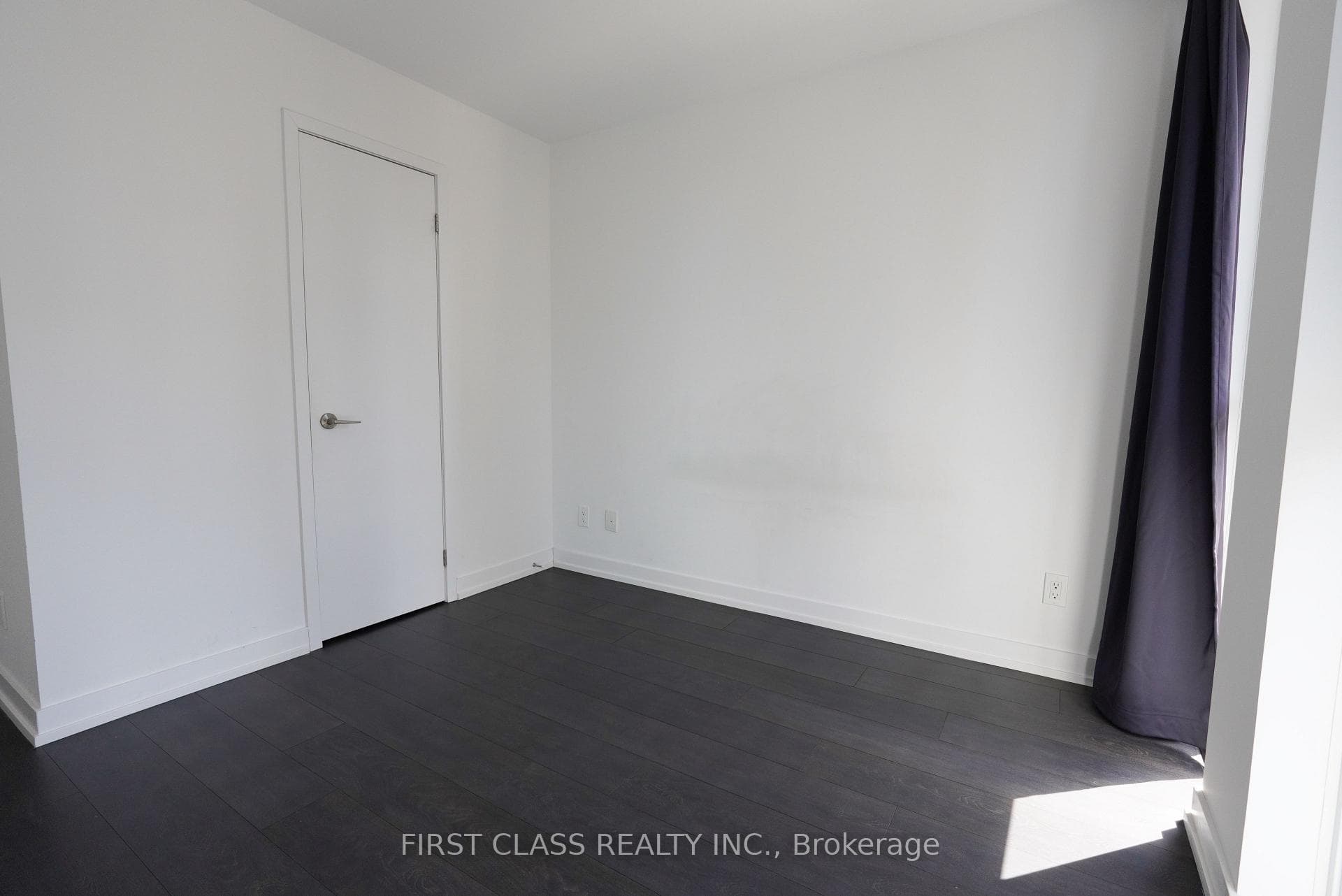 125 Redpath Avenue Unit 712 photo 10