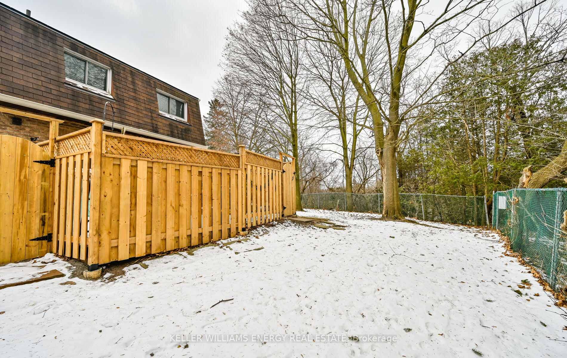 57 Willows Lane photo 3